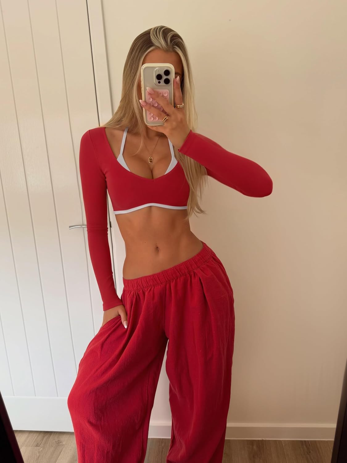 LASLULU Womens Sexy V Neck Long Sleeve Workout Top Crop with Built in Bra