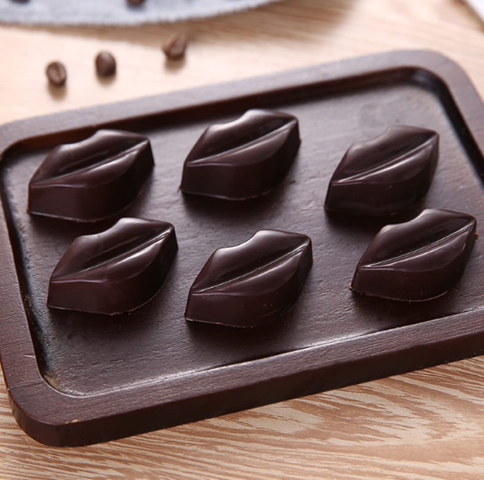 Binwat 21 Grid Chocolate Candy Mold PC Polycarbonate Chocolate Making Mould (Lip Shape) - Image 2