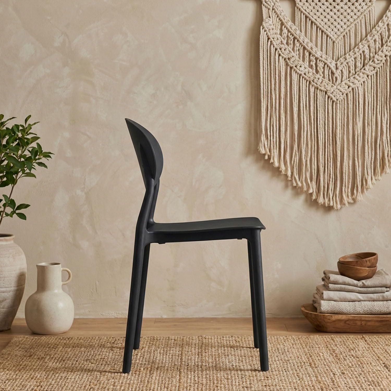 Menzzo Lot de 4 Chaises Empilables Balagan en Polypropylène Noir - Design Moderne, Idéales Salle à Manger et Cuisine