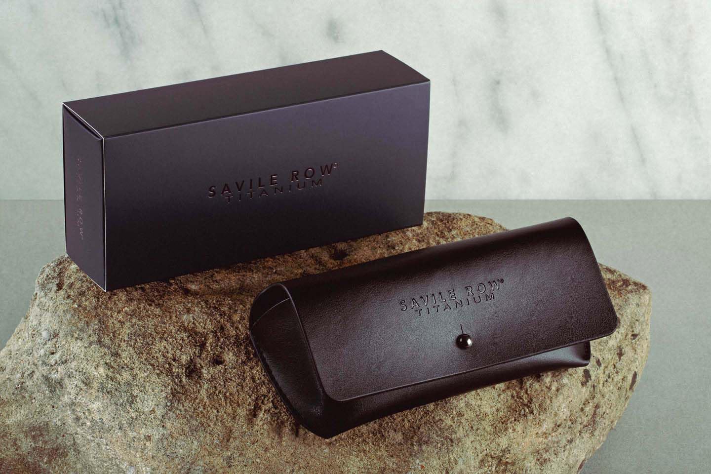 Savile Row Brille mit Sehstärke für Damen optional mit Sonnenbrillentönung oder Blaulichtfilter, Rund, gefertigt aus Titan (inklusive Brillenetui)