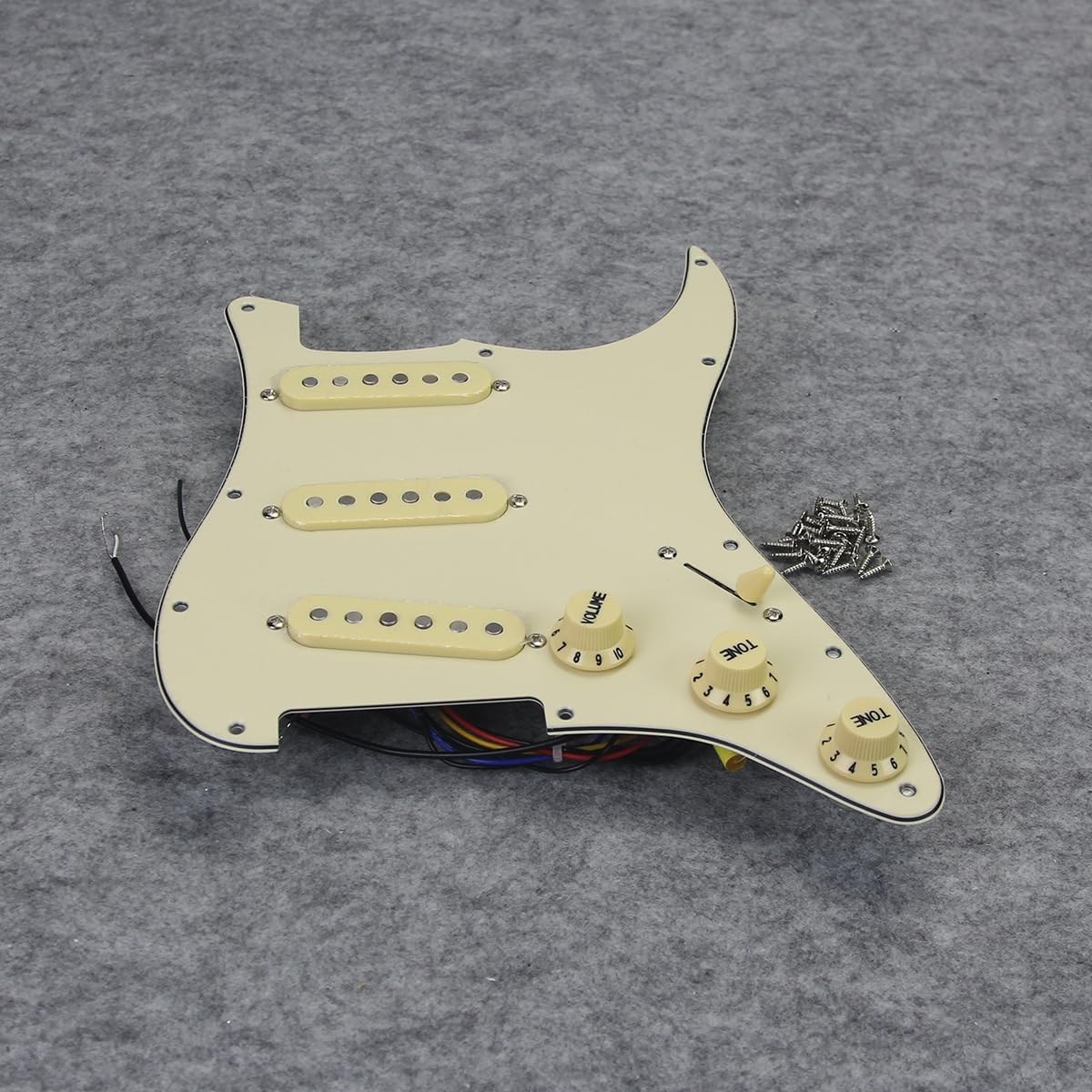 FLEOR Alnico 5 Prewired Pickguard 3 Single Coil Pickups Loaded Electric Guitar Pickguard-Cream