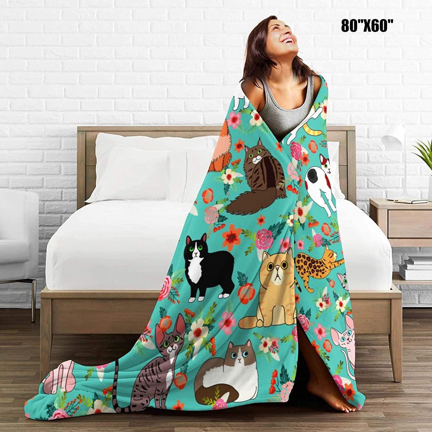 Cute Cat Patterned Microfiber Throw Blanket for Pets and Kids