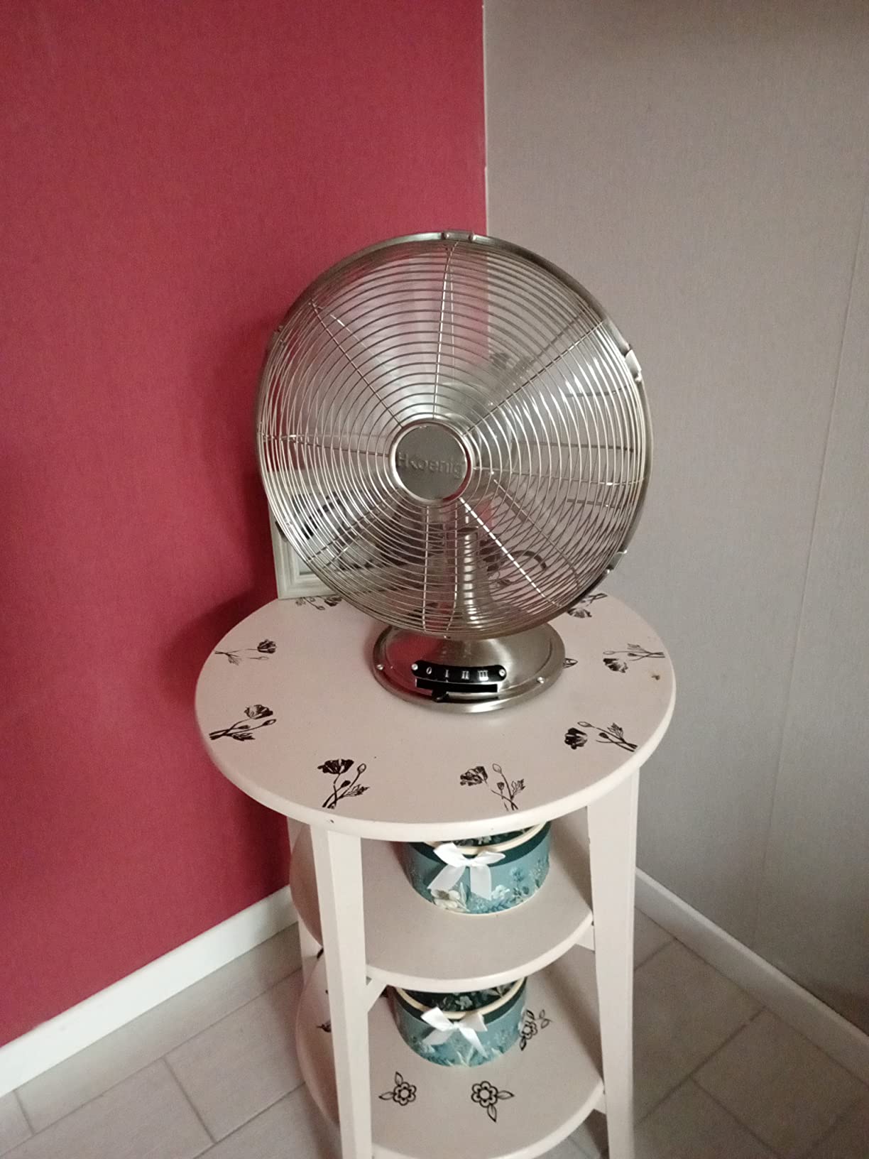 H.Koenig Elektrische Tafelventilator JOE48, Stil, Metal Design, Hoge Snelheid en Duurzaam, 3 Snelheden, Vaste of 90° Oscillatie, voor Thuis/ Kantoor, Verticaal Verstelbaar, Antislip Voet