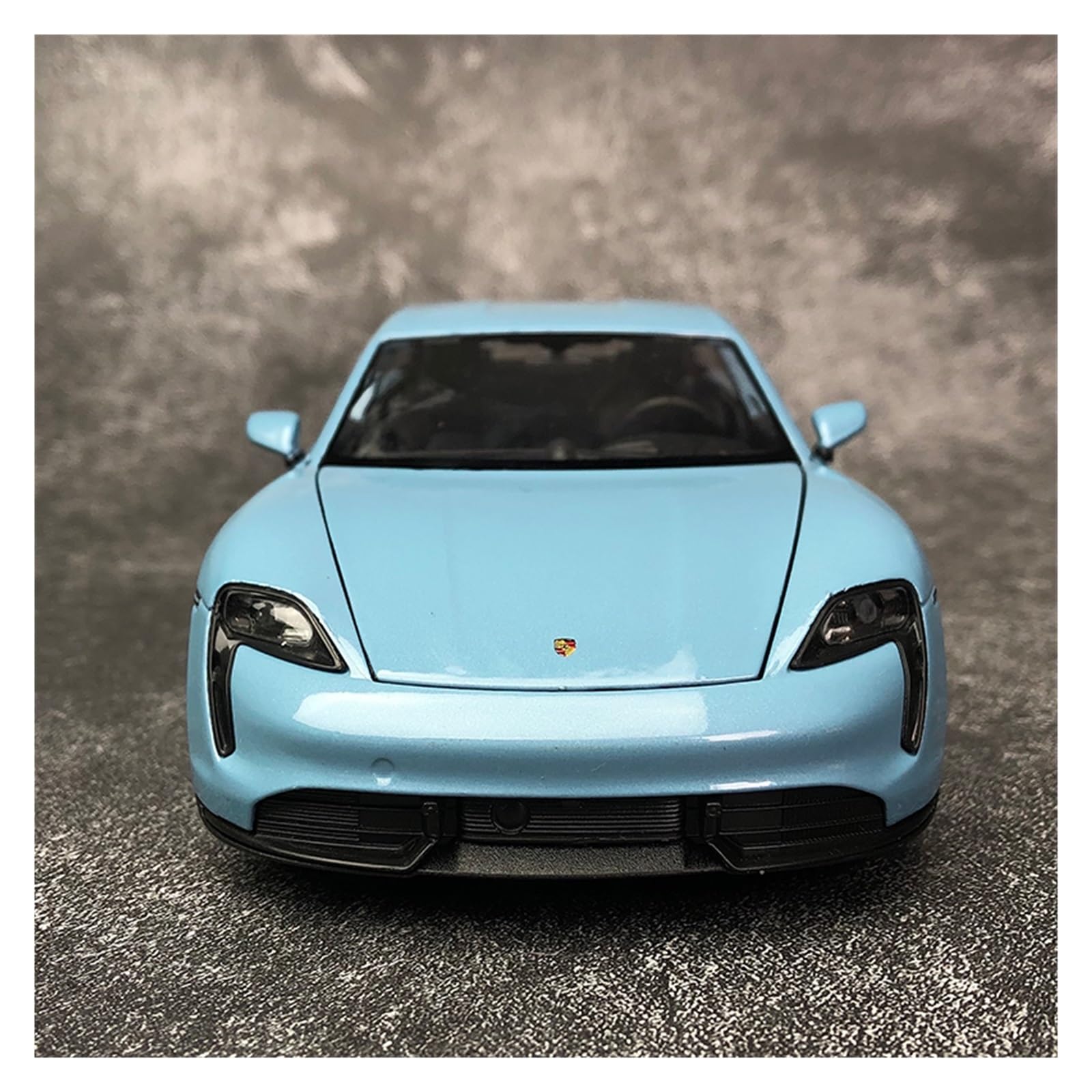 Amazon.co.jp: ミニカー スケールモデルカー 1:24 ポルシェタイカン