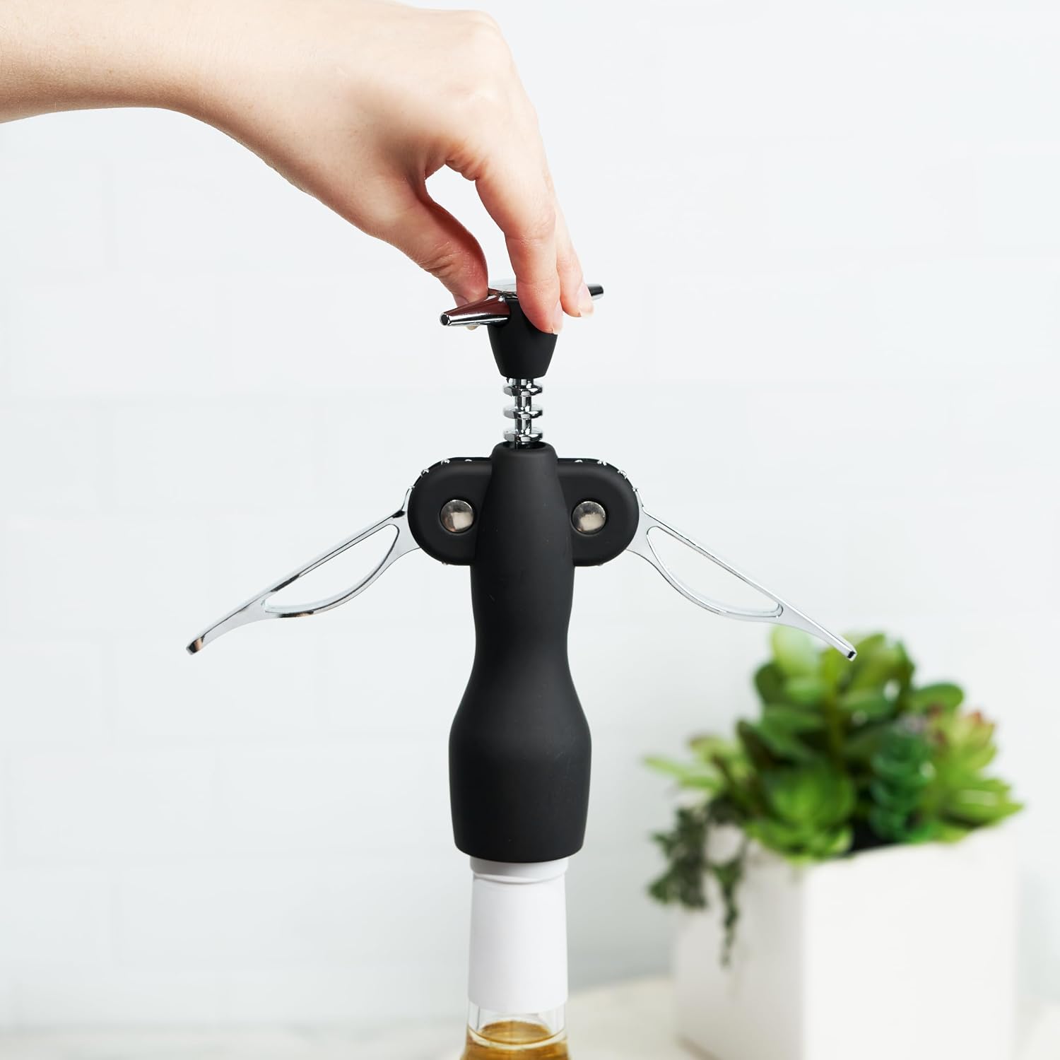 True Duke Winged Corkscrew Wine Opener, Multi-Purpose Bottle Opener for Beers and Soft Drinks, Stainless Steel and Non Slip Comfort Grip for Bartenders, Home Bar, Kitchen Essentials, Set of 1, Black image 3