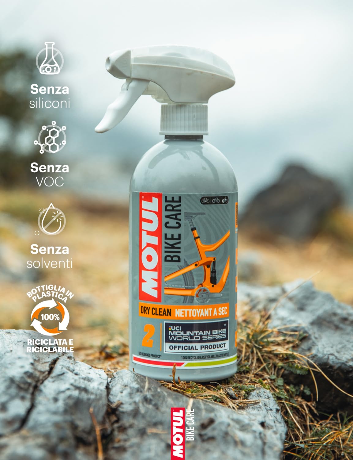 Motul - Spray per Pulizia a Secco del Telaio per Biciclette MTB - Senza Risciacquo - Tutte Le Superfici - Asciugatura Rapida - Senza Solventi e Siliconi - Bike Care Dry Clean off Road - 500 ml