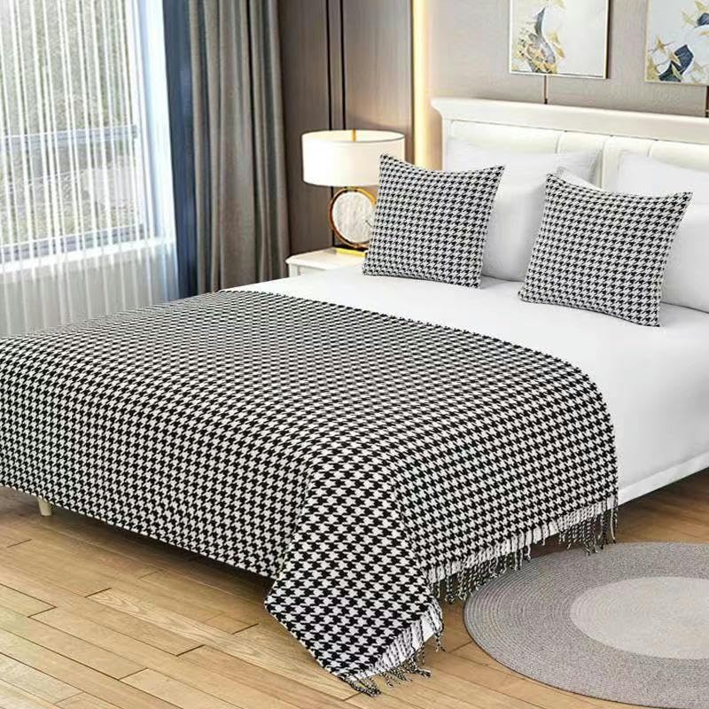 Gestrickter Bettläufer mit Quasten, 100 % reine Baumwolle, dekorativer schwarz-weißer Schal, 130 x 220 cm