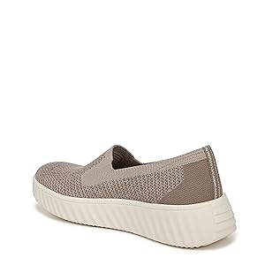 ティーズ ページ31 Amazon.com | BZees Womens Wednesday Comfort Slip On Sneaker