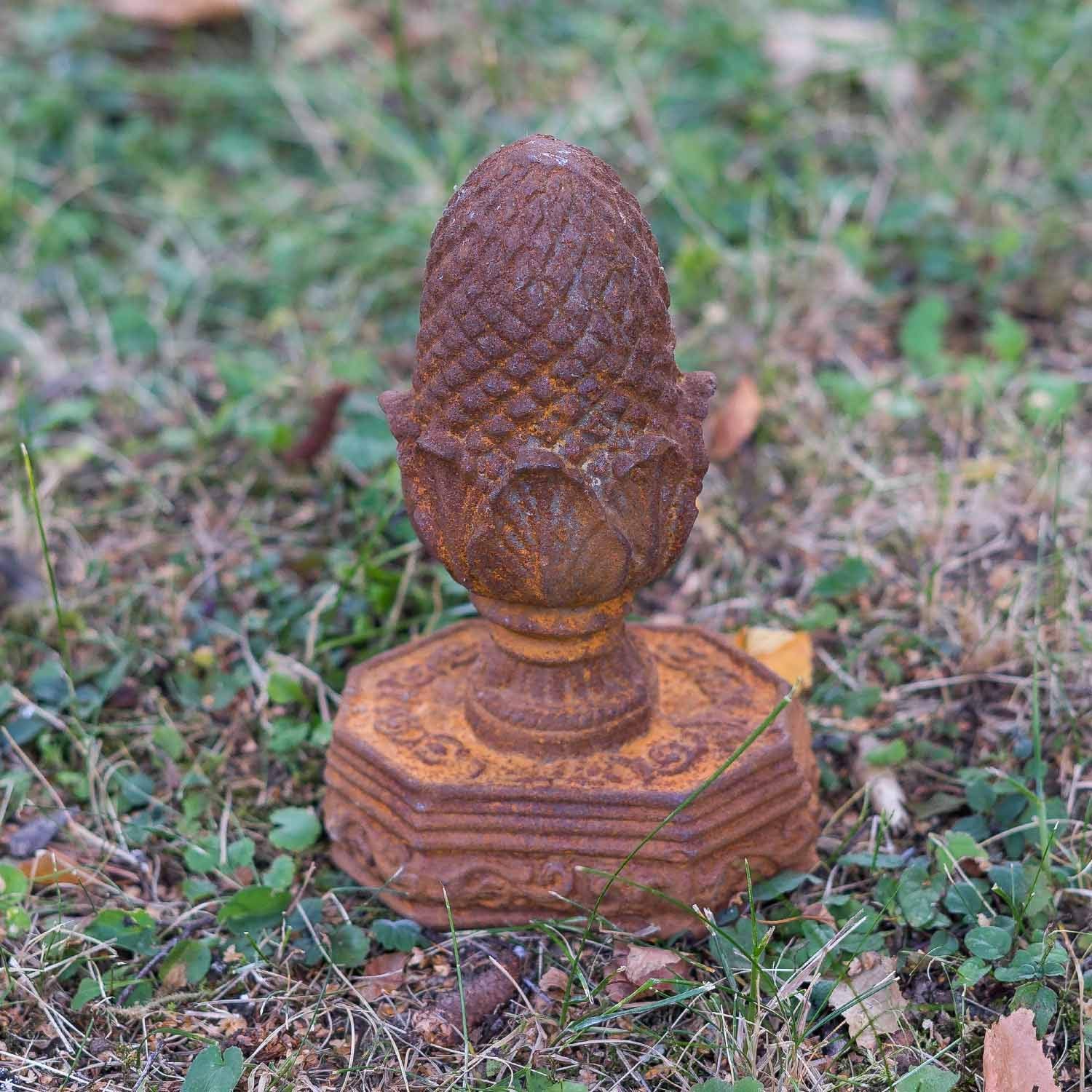 Décoration Fer Rouillé – Cône De Pin Géant 18 Cm – Style Antique – Aubaho