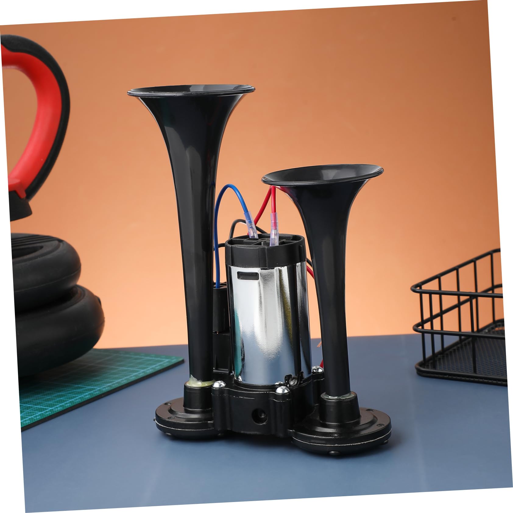 Amosfun Bocina de Aire Eléctrica de 2 Trompetas, Metal Negro, 12 V, Sonido Fuerte, Instalación Fácil, para Camión y Vehículo,