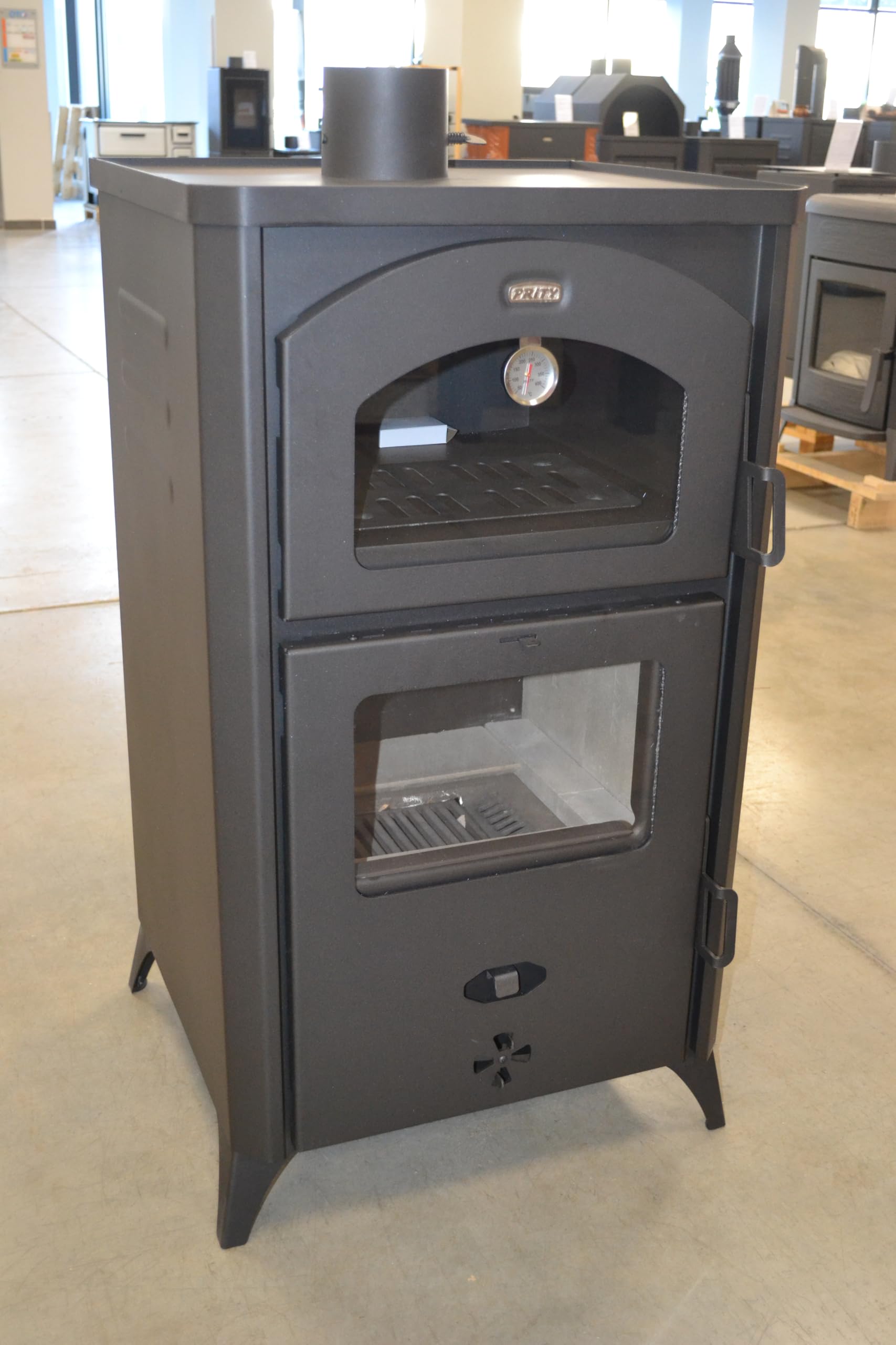 Cuisinière à Bois PRITY La Nordica Extraflame - 14 KW, Four, Acier émaillé Noir - Fabriquée En Italie