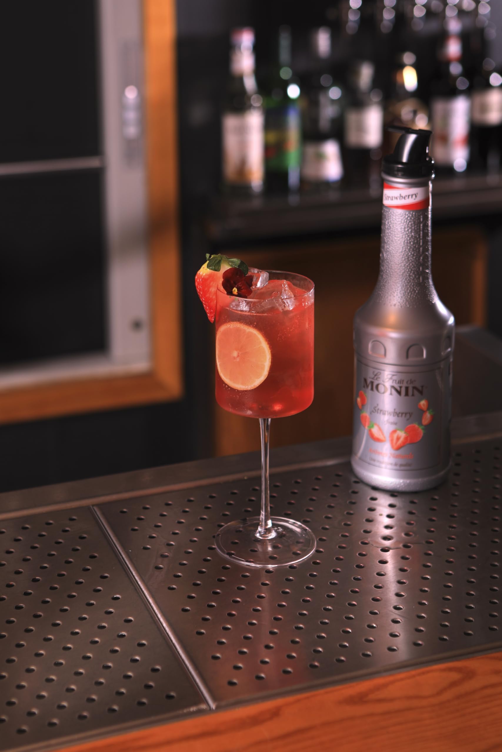MONIN Le Fruit Fraise - Préparation à base de fruits - Pour Cocktail, Culinaire et Smoothie - 1L