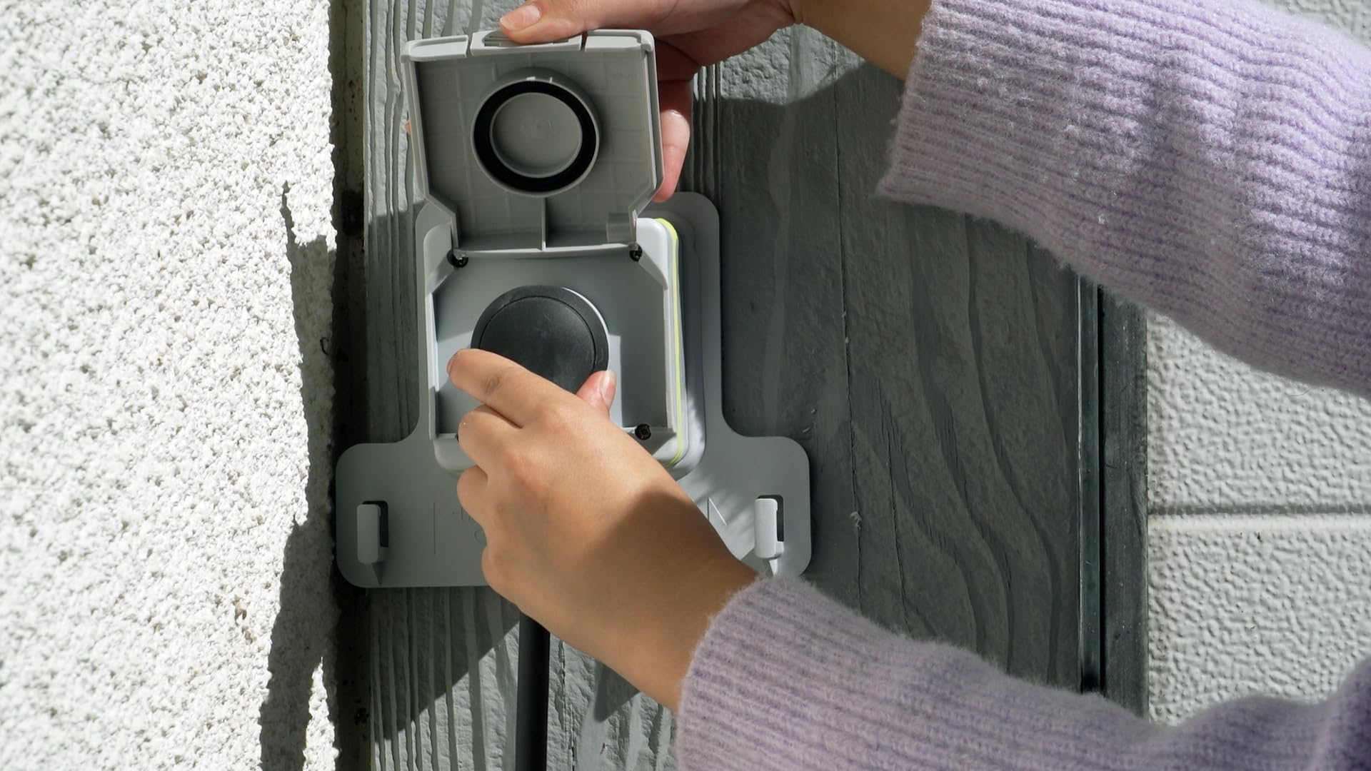 LEGRAND - Prise pour Recharge de Véhicule Electrique Green'up Acess - Prise Murale Complète avec Patère et Interrupteur Différentiel - Pose en Saillie - Fabriqué En France
