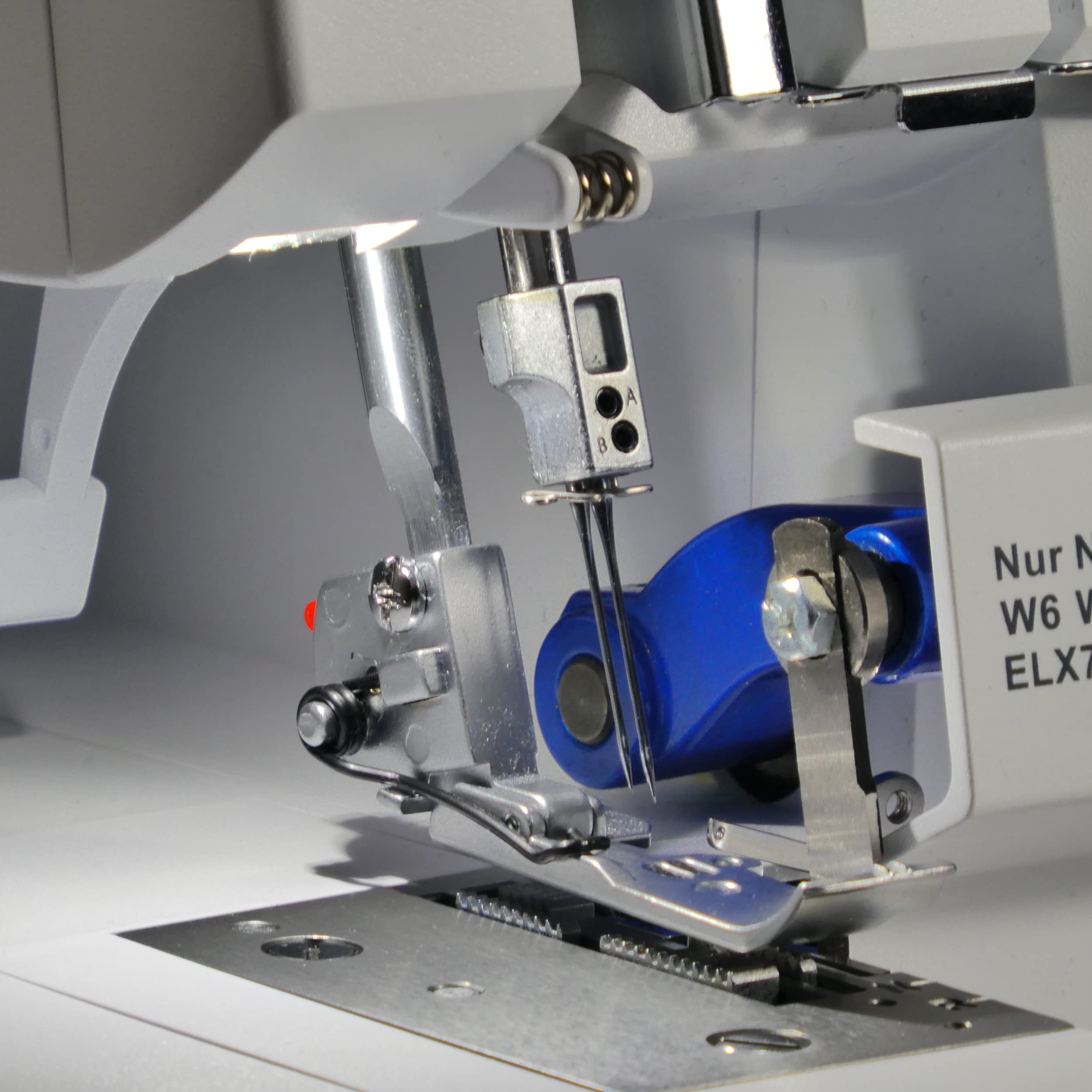 W6 Nähmaschine N 656D Freiarm Overlock