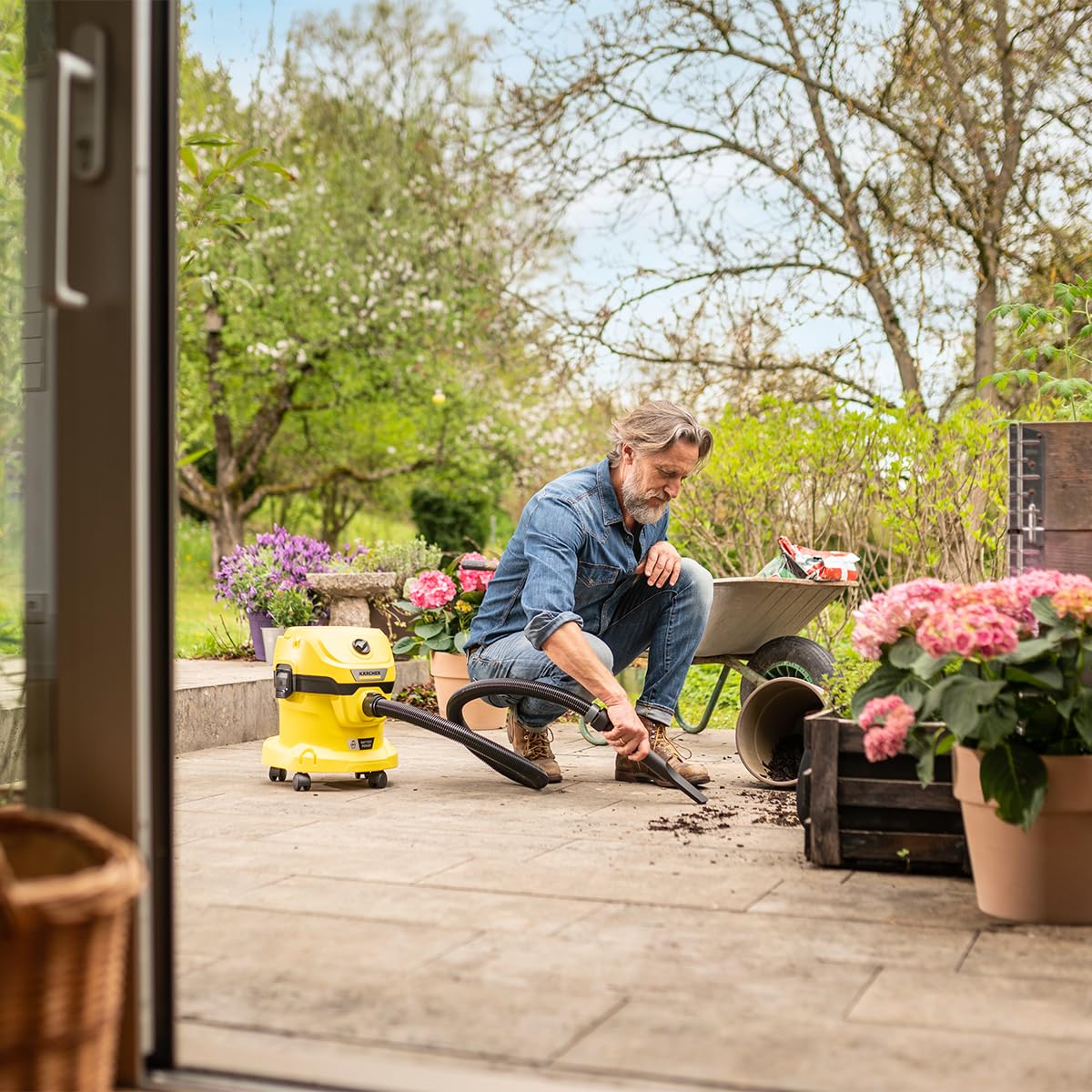 Kärcher Bidone Aspiratutto solidi-liquidi WD 3 V-17/4/20, funzione soffiante, 1000 W, contenitore in plastica 17 l, tubo 2 m, con filtro a cartuccia, filtro in vello, bocchette per pavimenti e fessure