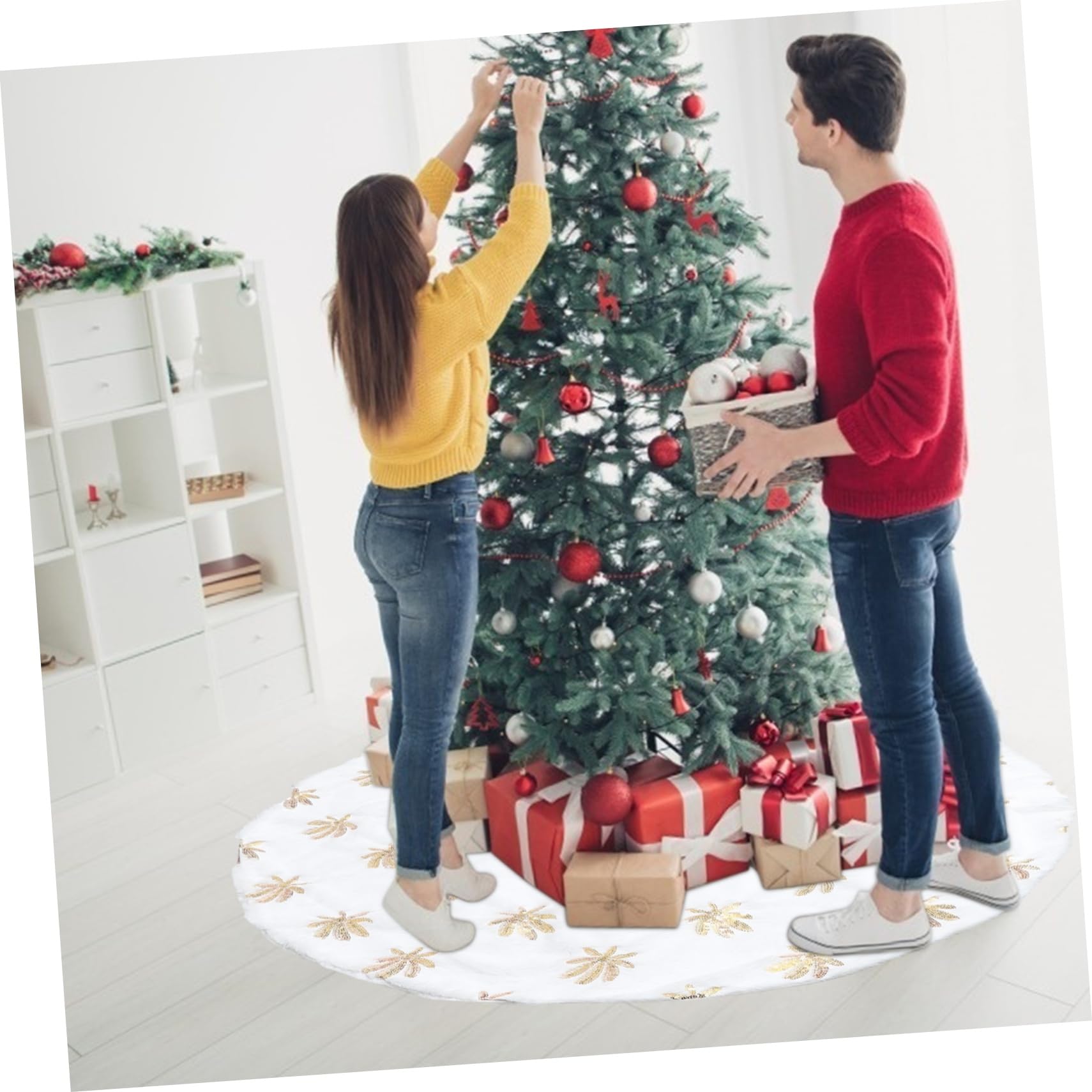 ULTECHNOVO Goldene Weihnachtsbaumdecke aus Strumpfplüschtuch mit Stickerei Christbaum Fußabdeckung für Weihnachtsdeko im Innenbereich