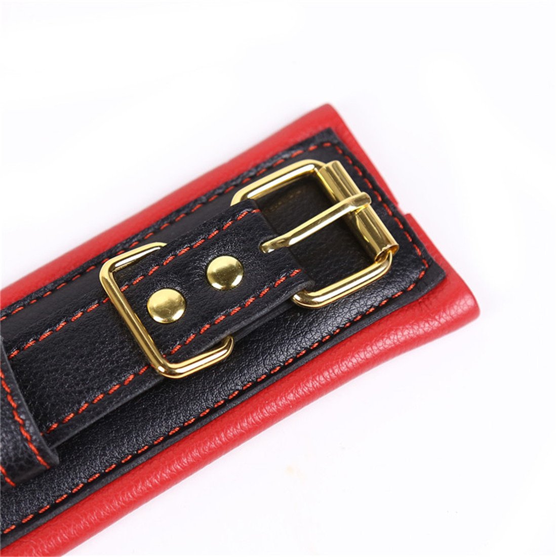 Collar de piel con grilletes para las manos, pinzas para los pezones, set de ataduras