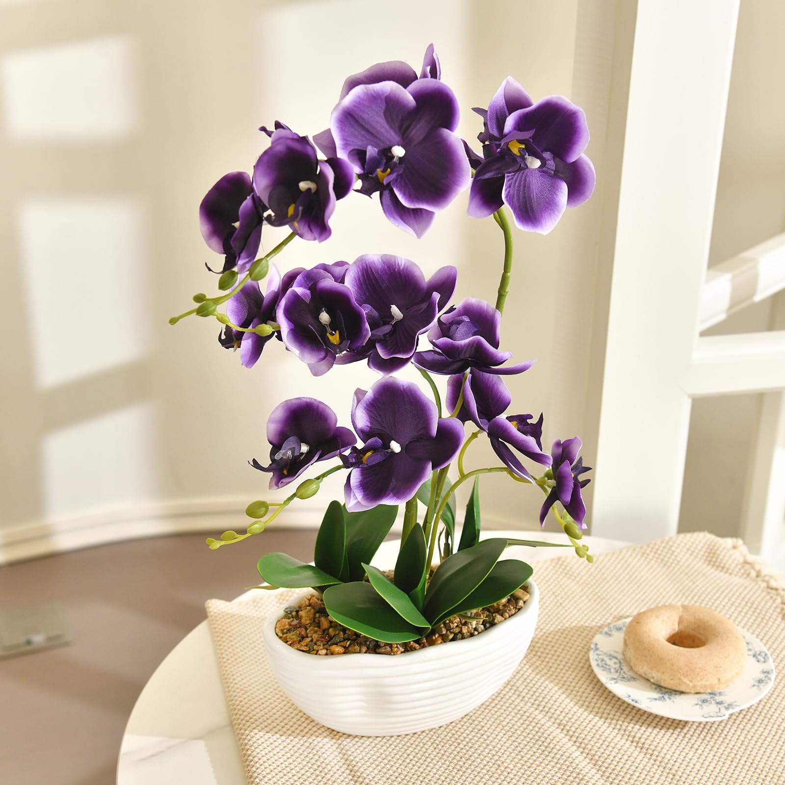 Künstliche Orchidee, Phalaenopsis, Seidenorchidee, Tafelaufsatz, künstliches Blumenarrangement im Keramiktopf (Dunkelviolett)