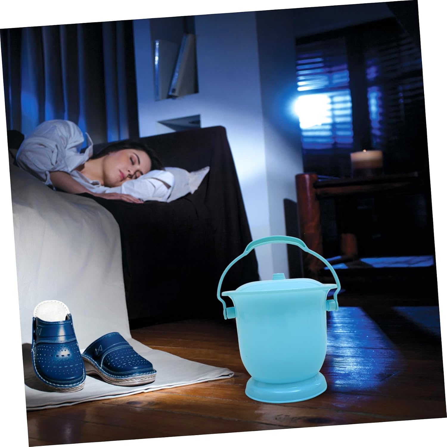 2Pcs Portable Urine Pot with Lid Handheld Night Urinal for Adults Household Bed Pan for Pregnant Women and Seniors Easy to Use Spittoon