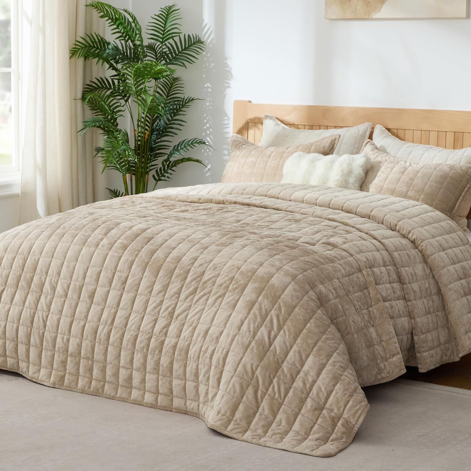 BEDELITE Velvet Quilt Set King Size - Luxury Velvet Comforter Bedding Set 3 Pieces, Lightweight Soft Cozy Taupe Oversized Bedspread Coverlet for All Seasons with 2 Pillow Shams Taupe King/Cal King(108"x92")