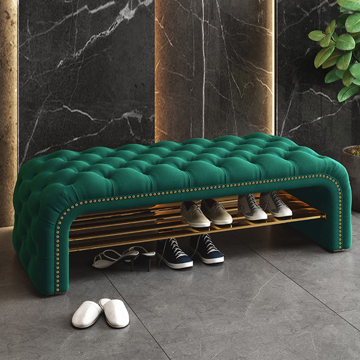 Banc à chaussures en velours capitonné chic pour une entrée moderne