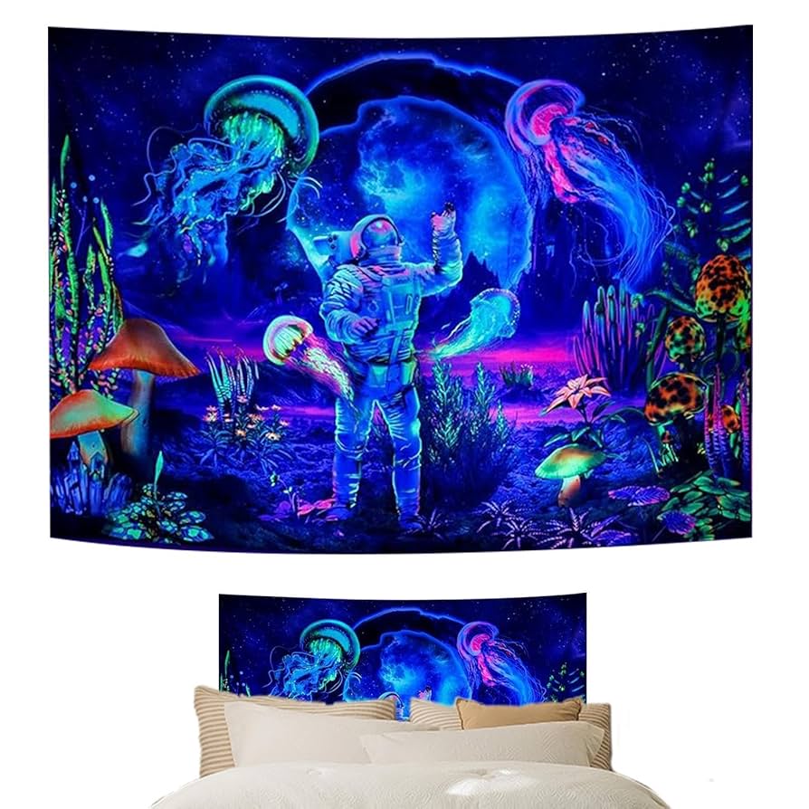Amazon.co.jp: 寝室用ブラックライトタペストリー、宇宙飛行士壁