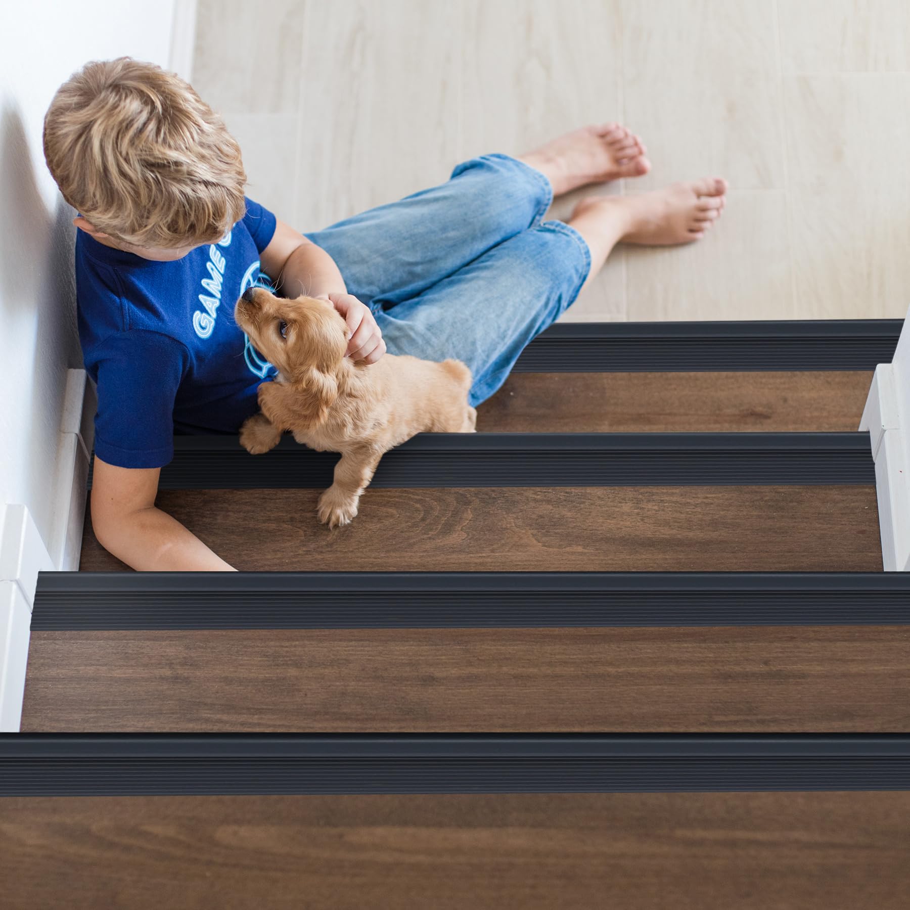 Trimold Vinile Anti-Slip Stair Nosing, Passo per scale antiscivolo autoadesivo, Gomma flessibile Taps Edge Protector Molding Trim per uso esterno e interno (10m, Nero)