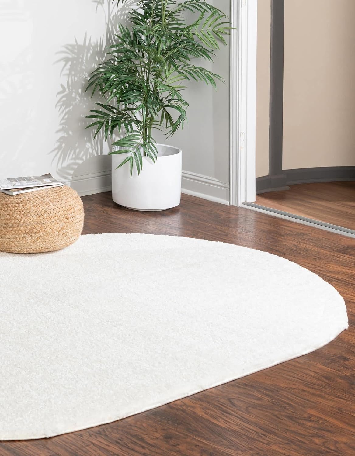 Unique Loom Solo Collection Area Rug - Calabasas (3' 3" x 5' 3" Oval, Snow White)