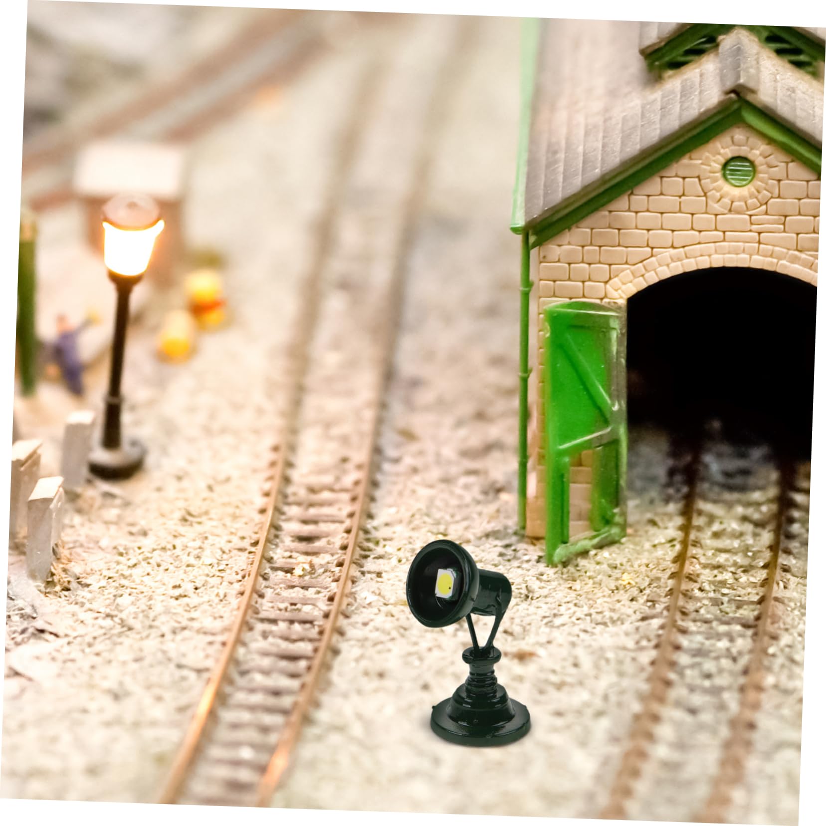 STOBOK 2pcs Train Model Miniature Signal Light Model DIY Decor Table Spotlight
