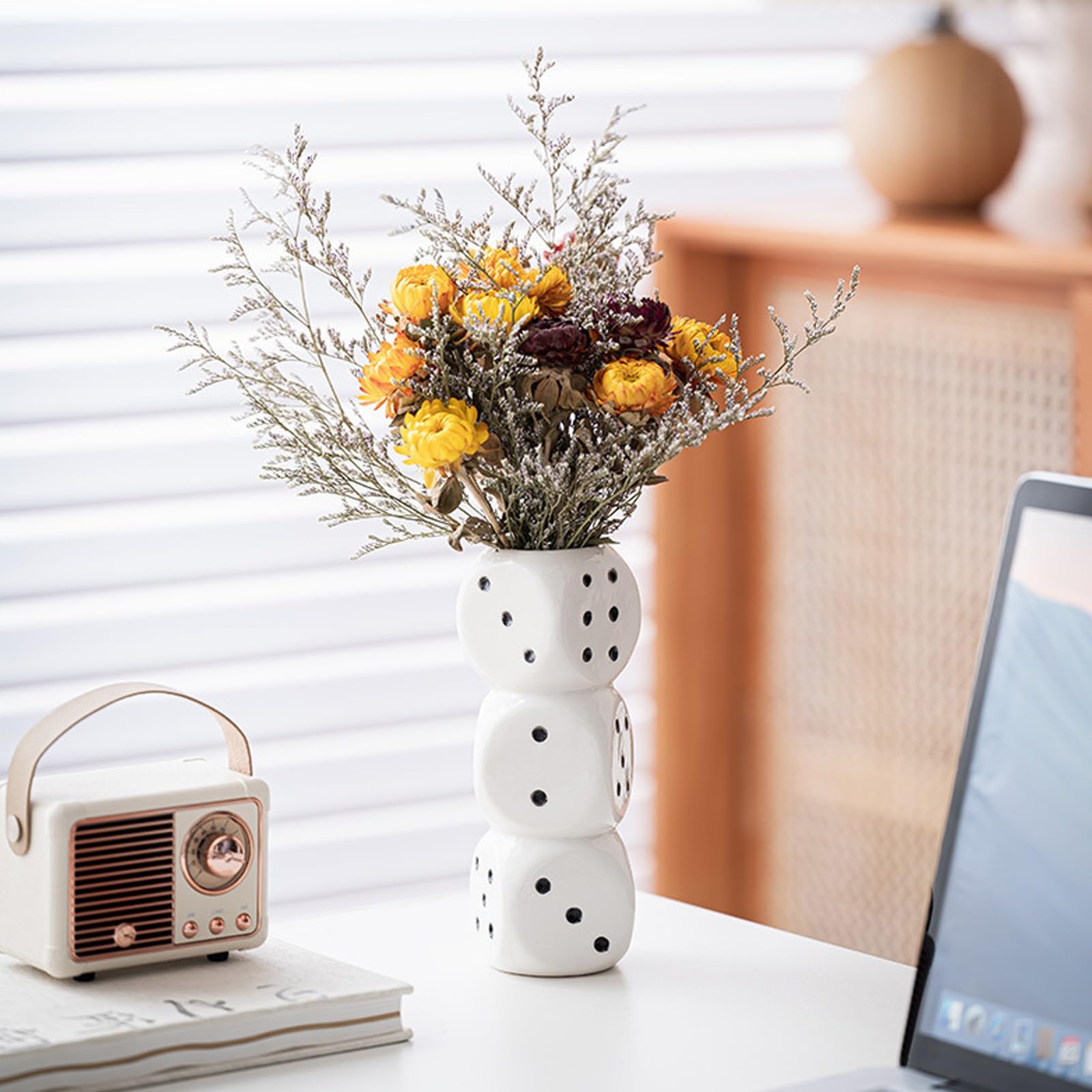 stussy 花瓶　CERAMIC DICE VASE WHITE Amazon.com: Ceramic Triple Dice Vase, White Stylish Dice Flower