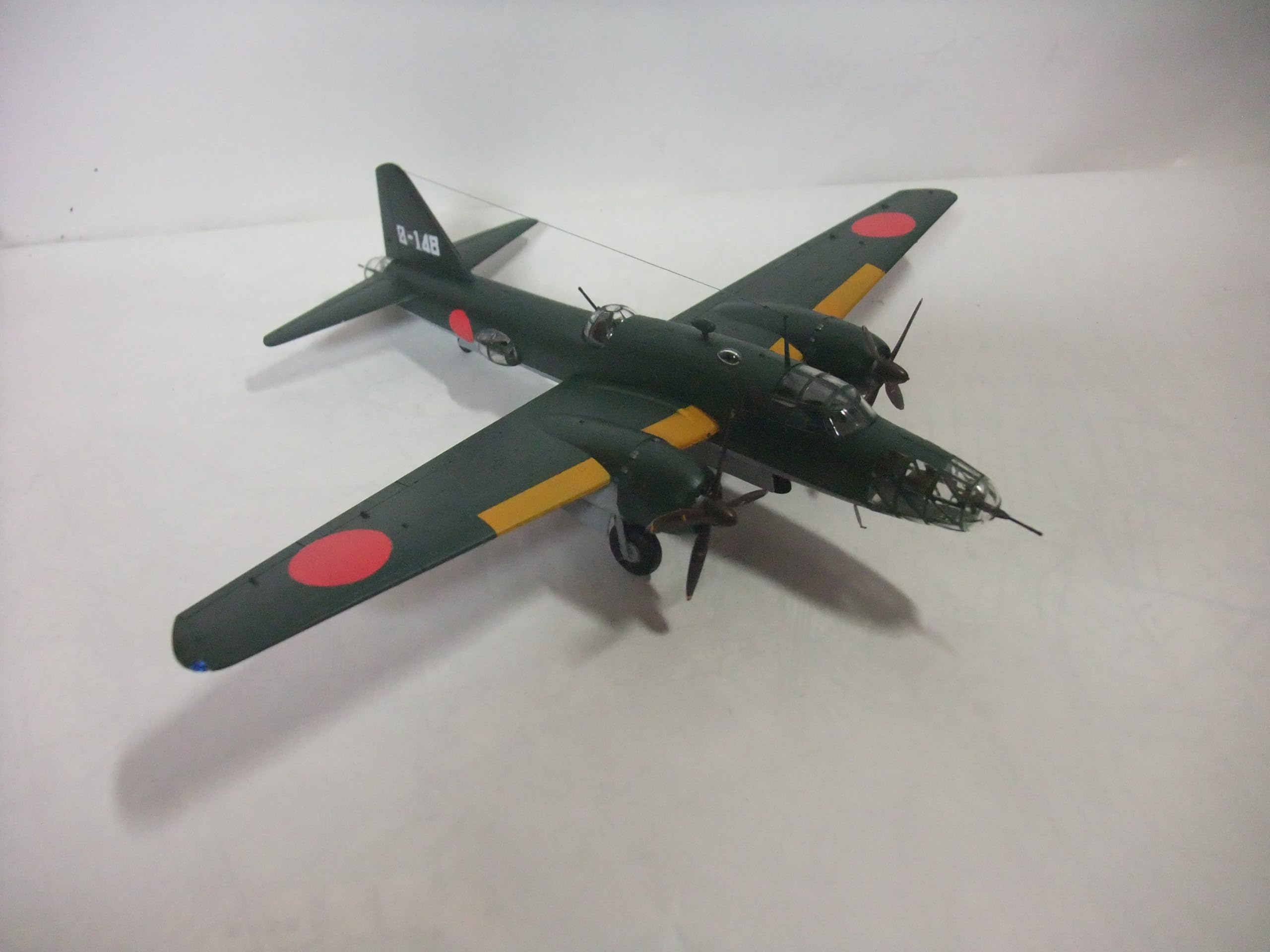 Amazon.co.jp: 完成品 日本陸軍 四式重爆撃機 飛龍 サイズ72分の1