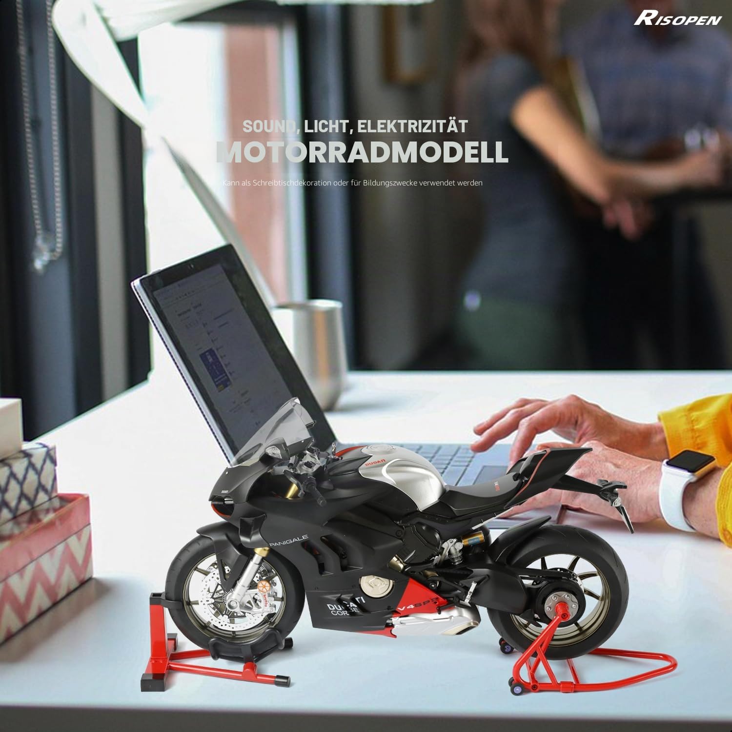 1:6 Motorrad-Modell passend für die Ducati Panigale V4 SP2 | Wasserspray Auspuff Startgeräusch Licht per Schlüsseldreh befüllbarer Wassertank für 12-Zoll-Puppen ideal für Sammler