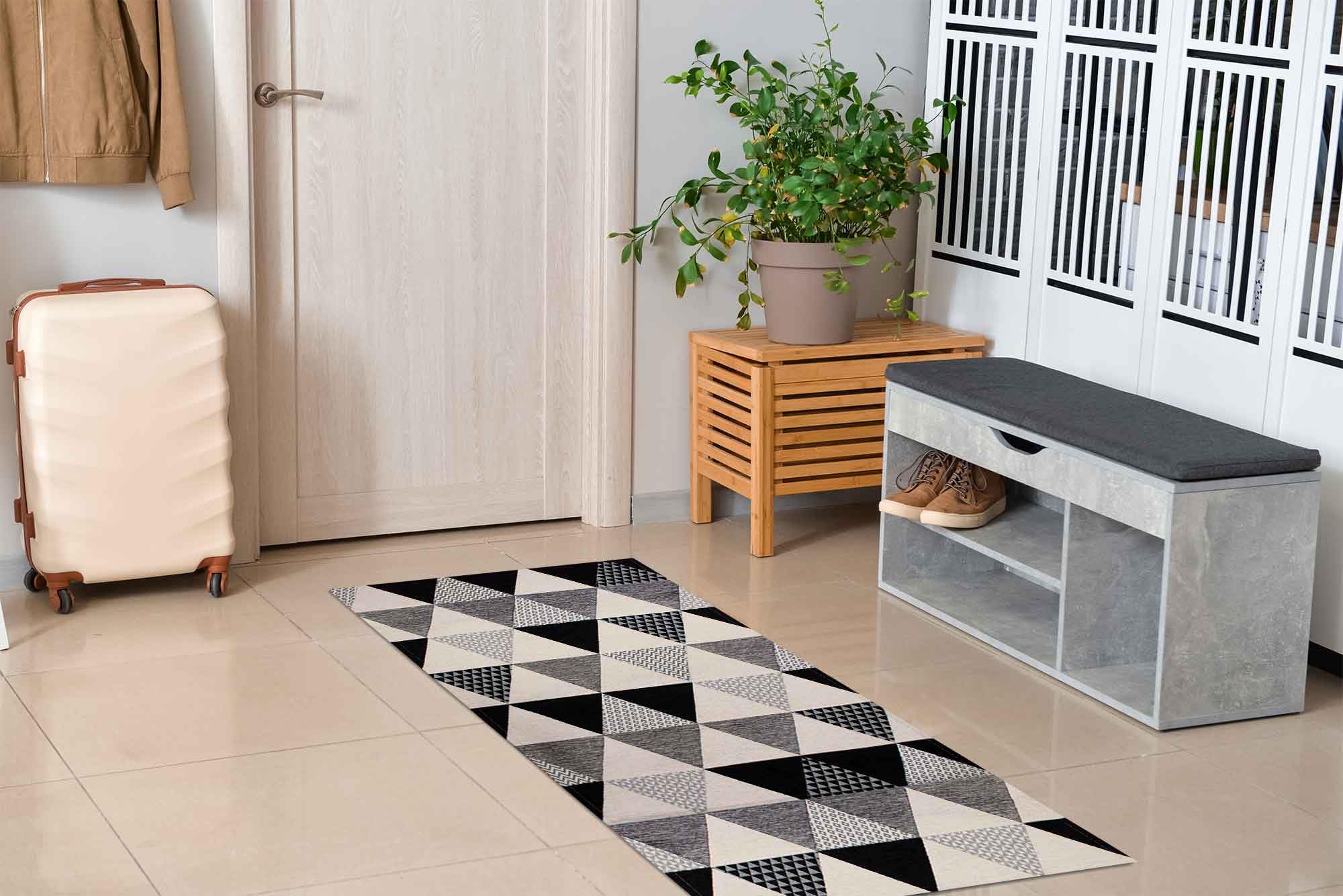 IlGruppone Tappeto Arredo Moderno Sala Cucina Camera Passatoia Antiscivolo in Ciniglia Made in Italy Disegni Piazzati Cotone Misure Grande - Triangoli Nero - 160x240Cm