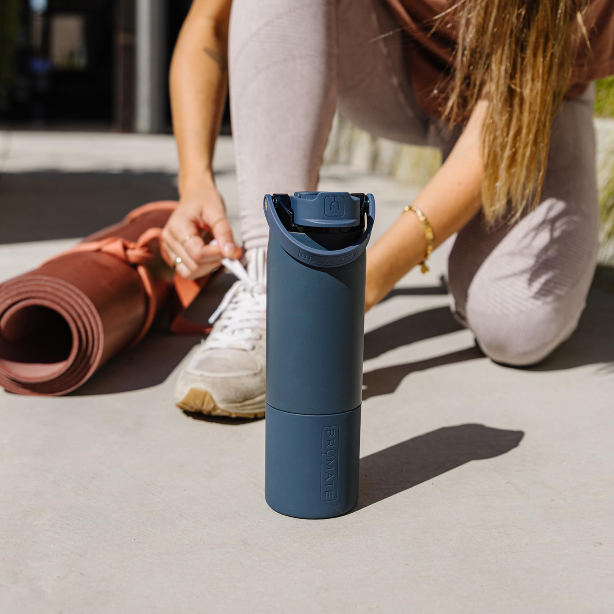 BrüMate Rise Wasserflasche mit 100% auslaufsicherem Silikon-Trinkhalm, isolierte Edelstahl-Wasserflasche, Becherhalterfreundlich, schneller Durchfluss, weicher Trink-Trinktülle aus Silikon, BPA-frei