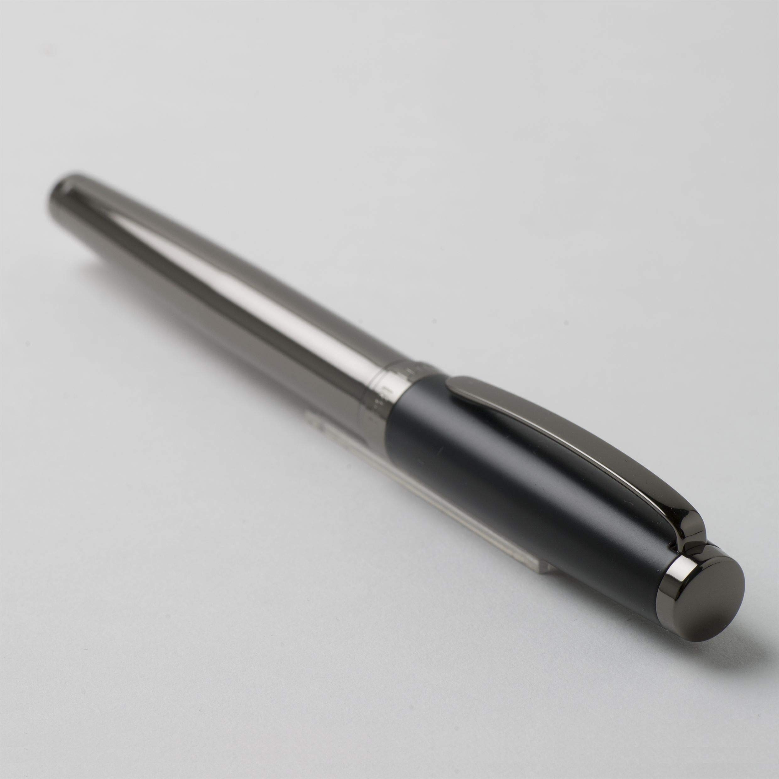 Cerruti 1881 Hamilton Tintenroller aus Messing in der Farbe Grau-Schwarz, Länge: 14,3cm, NSN8745A
