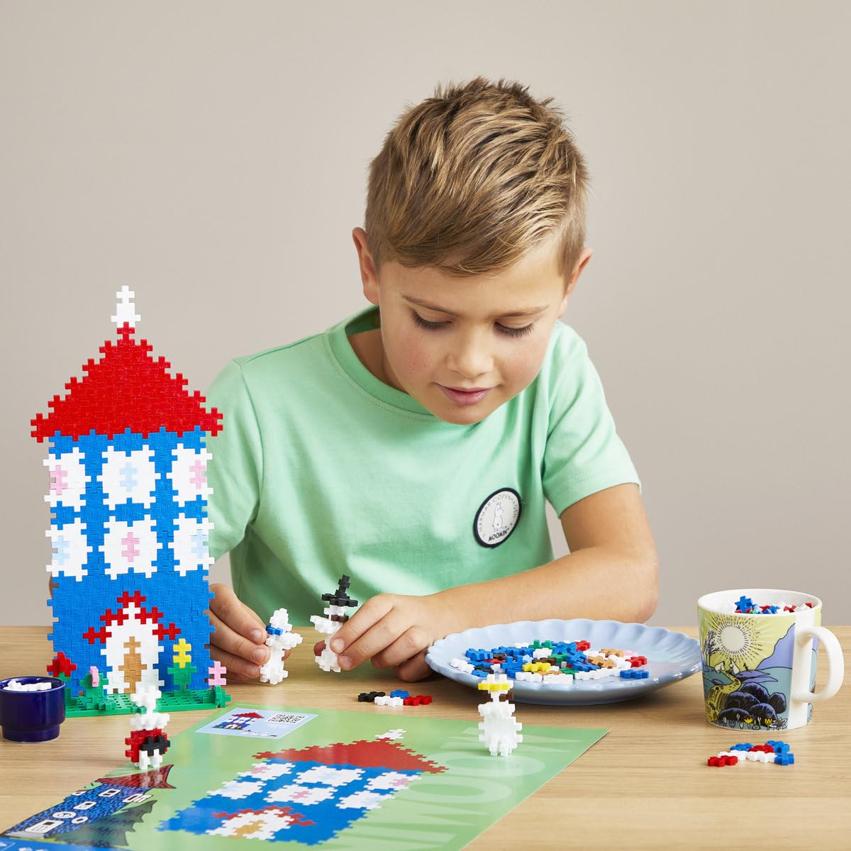 Plus-Plus 7551 Mumin Bundle, Geniales Konstruktionsspielzeug, Kreativ-Bausteine, Puzzle by Numbers, 5 Tubes mit je 270 Teilen ab 7 Jahren