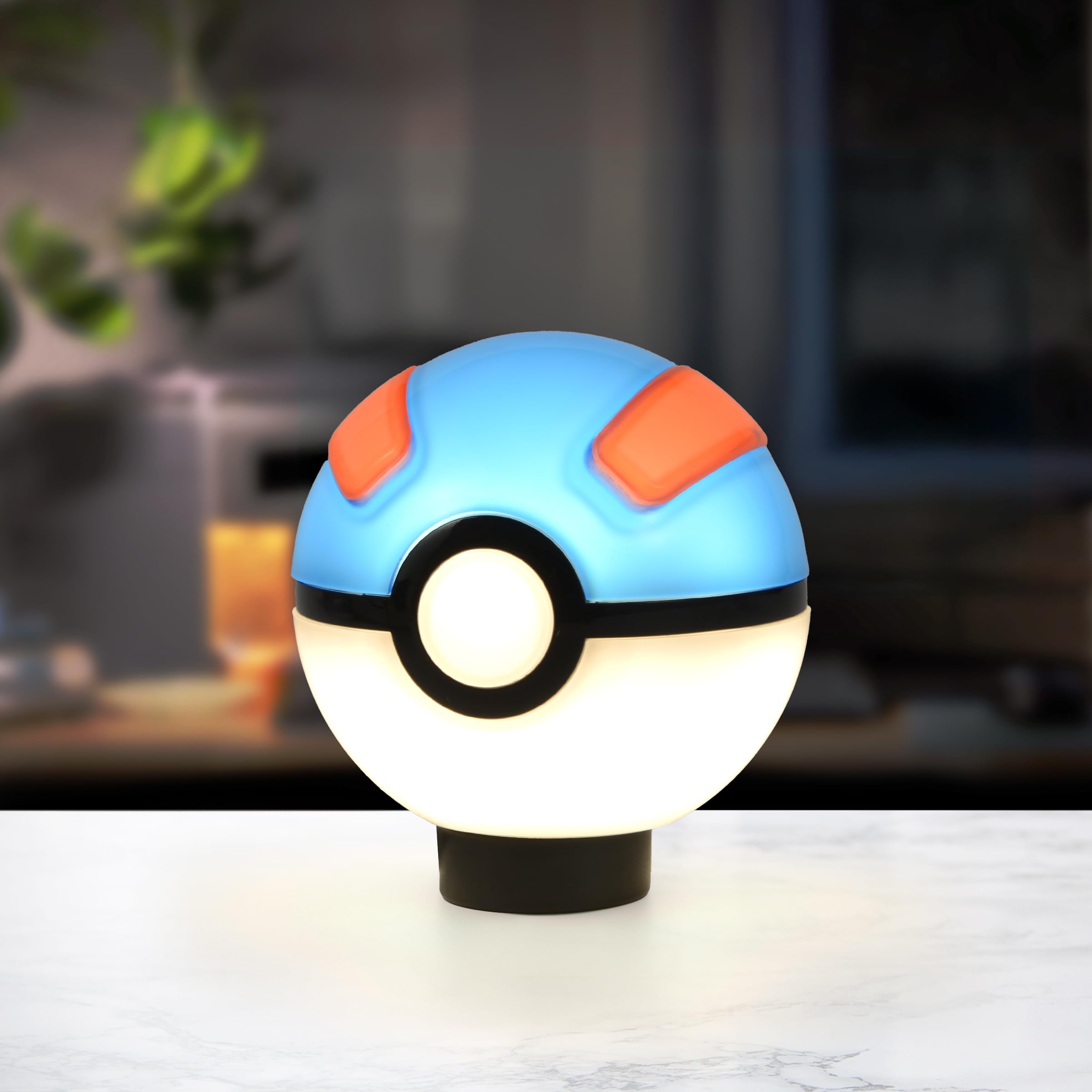 ポケモンボール ネオンライト　POKÉMON Ukonic Pokémon Great Ball Mood Light – LED Desk Lamp & Collectible