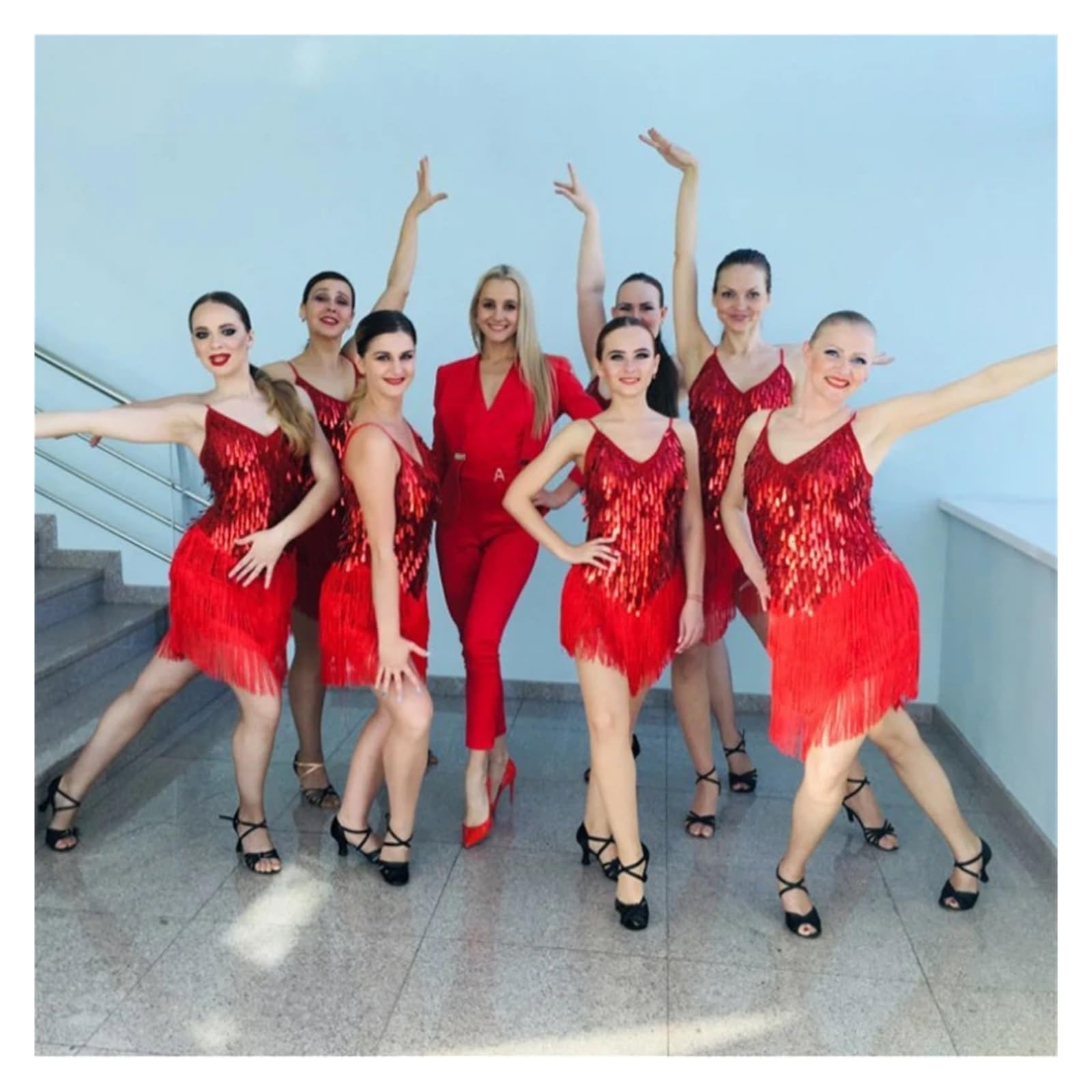 Abbigliamento da Ballo Latino Sexy Profondo Scollo a V Paillettes Nappa Bretella Latino Vestito da Ballo for Le Donne Moda Sala da Ballo Salsa Samba Rumba Tango Dancewear(M)