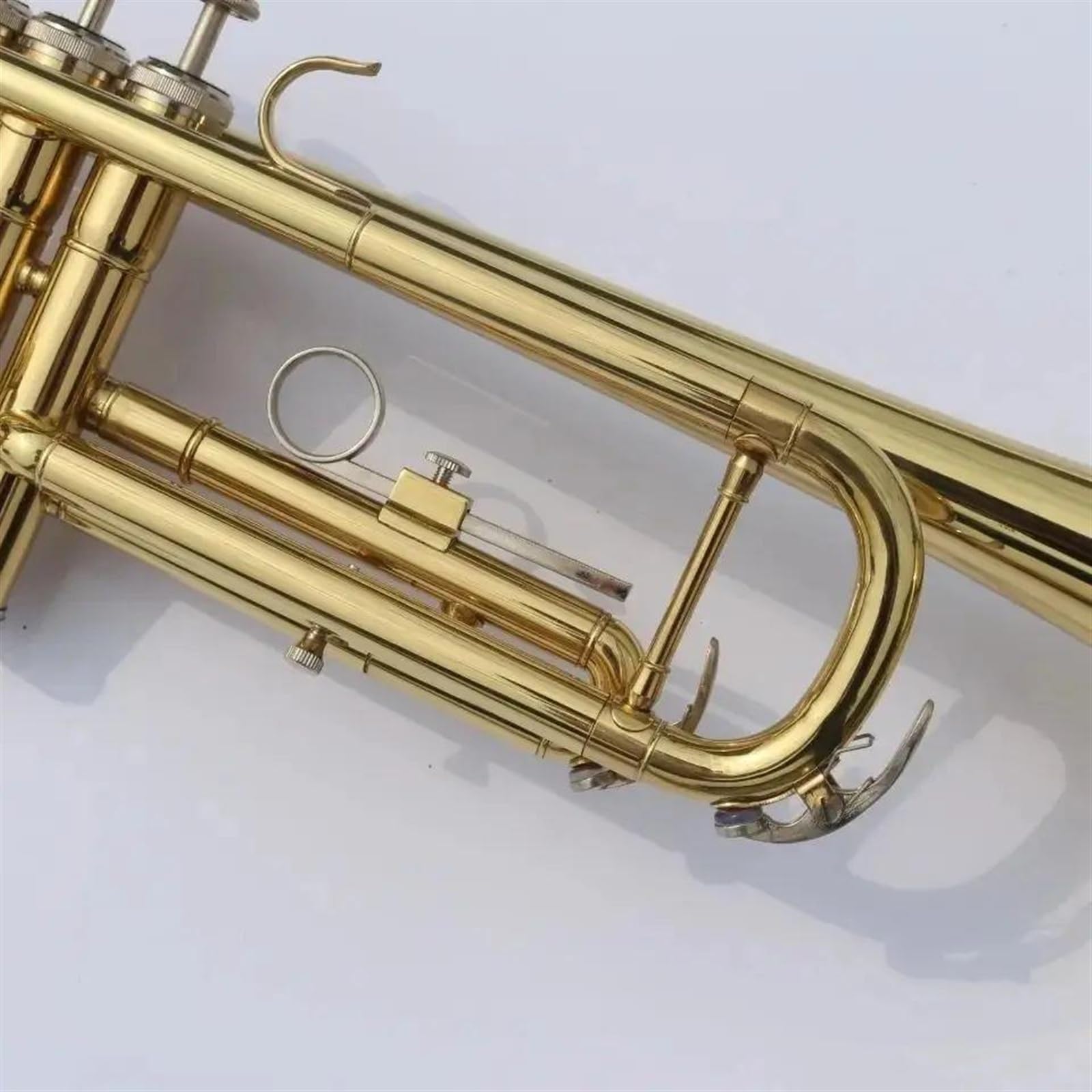 Standard Trąbka Profesjonalna Trąbka B-tone Powierzchnia Pozłacana Trąbka Trójtonowy Instrument Trąbkowy