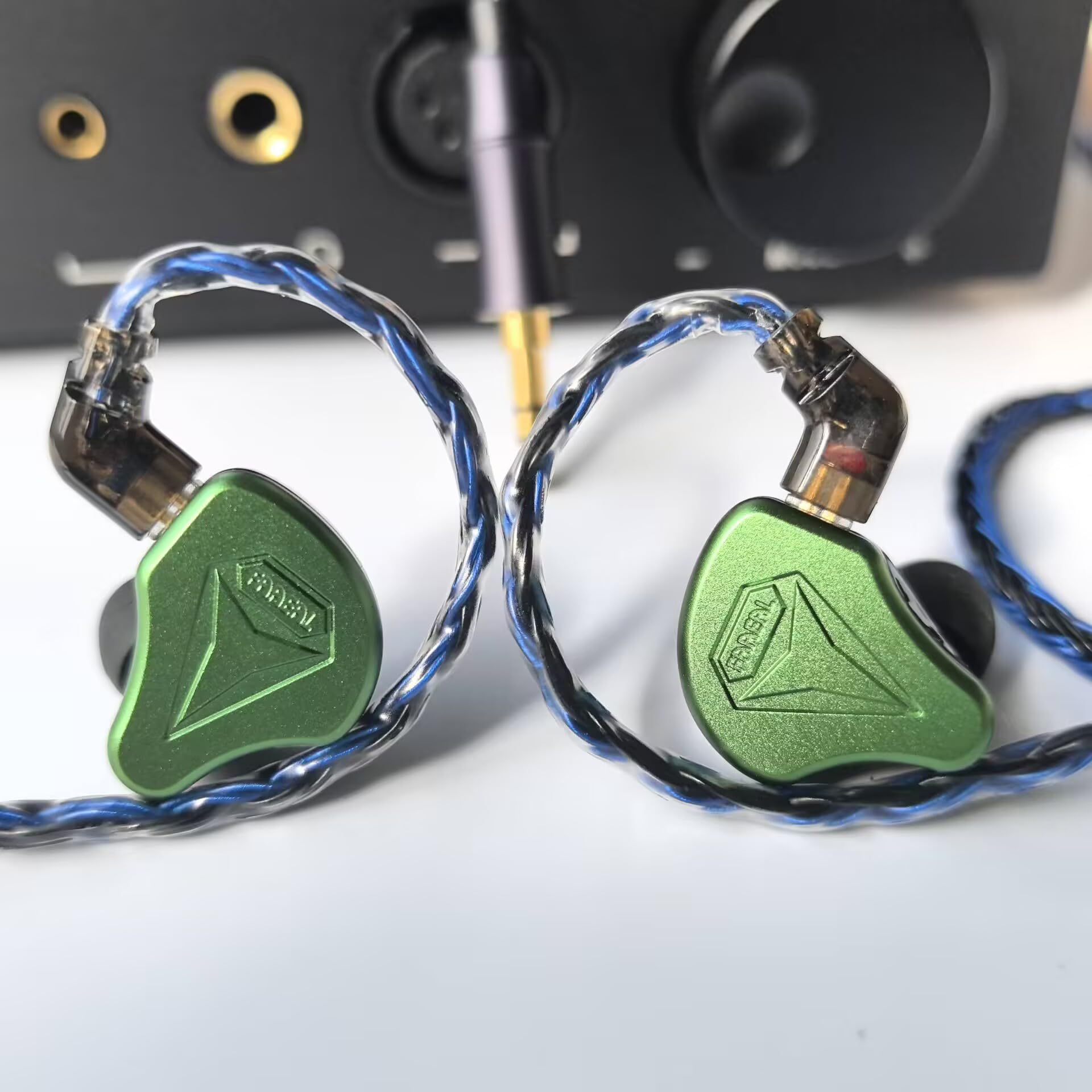 IEM Zapasowy kabel audio, 16-rdzeniowy posrebrzany kabel do słuchawek, ulepszone przewody QDC-C, pin, 1,5 m, kabel do monitora usznego do KZ ZS12 PRO X ZAS CCA C12 (wpuszczone 2-pinowe 3,5 mm