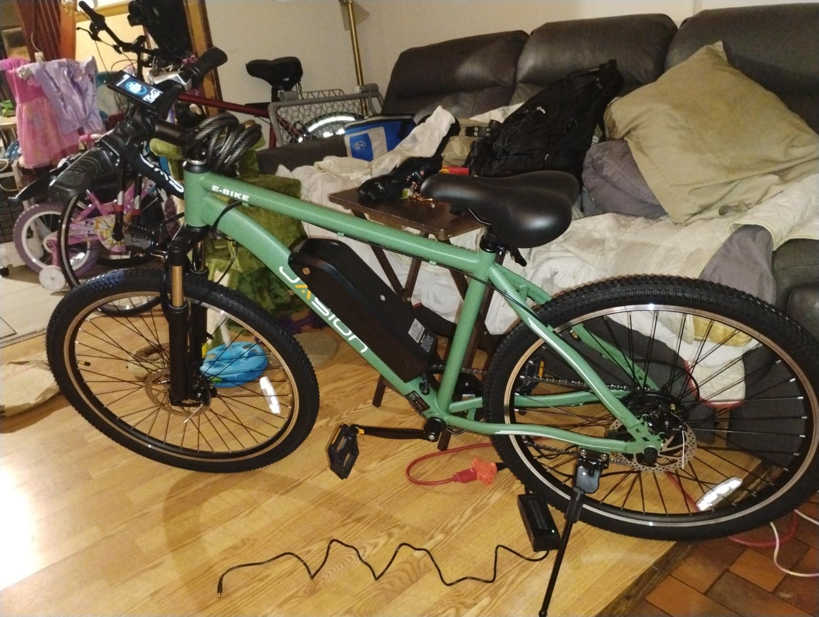 Jasion EB5 Electric Bike for Adults with Peak 500W Brushless Motor, 40Miles 20MPH Commuting Electric Mountain Bike with 360Wh Removable Battery, 7-Speed, 26" Tires and Front Fork Suspension photo review
