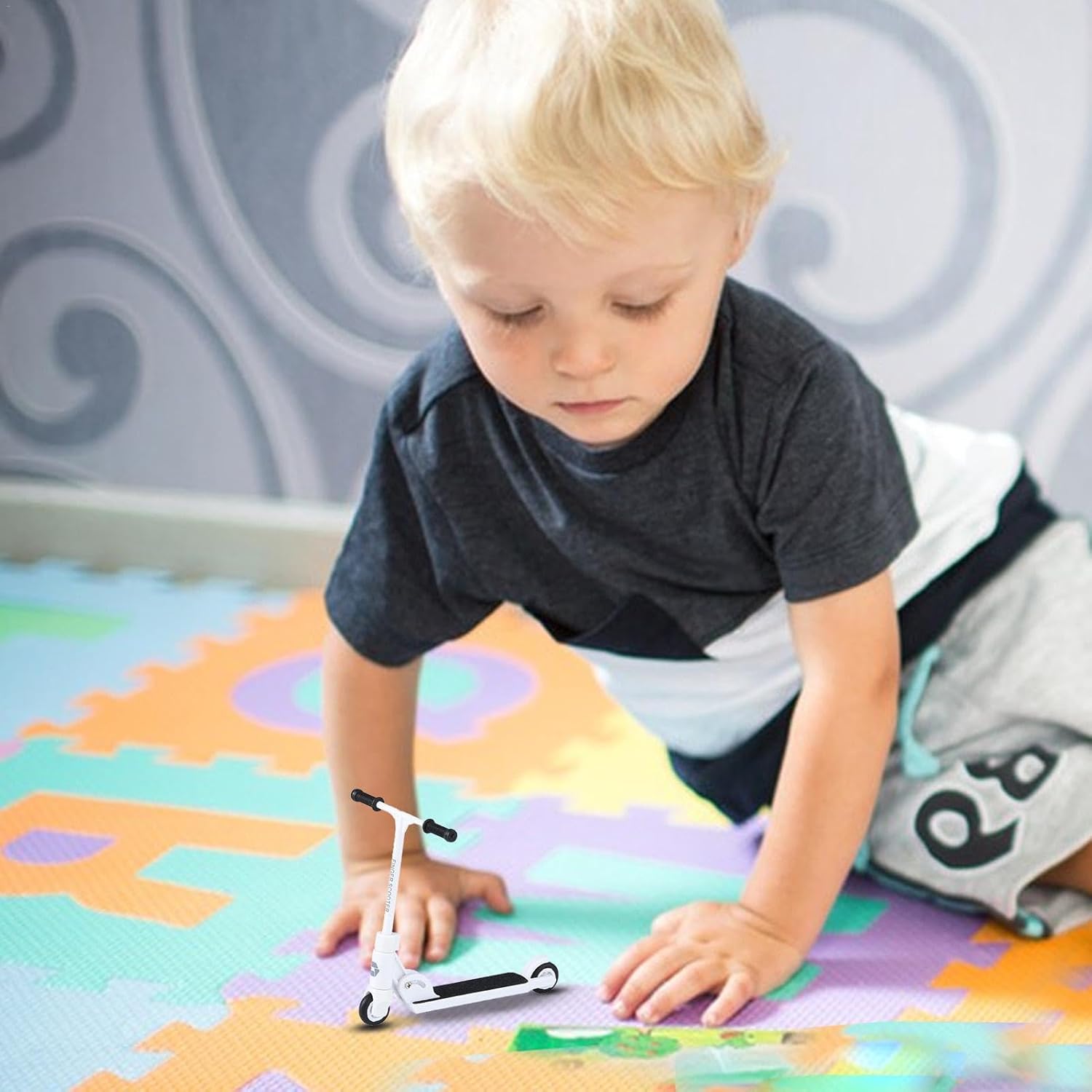 Finger Scooter - Fingerboard Toy Skateboards with Brake | minii Two Wheels Finger Toys | Finger Skateboard Fun | Educational Toys | Fingerboard Accessories