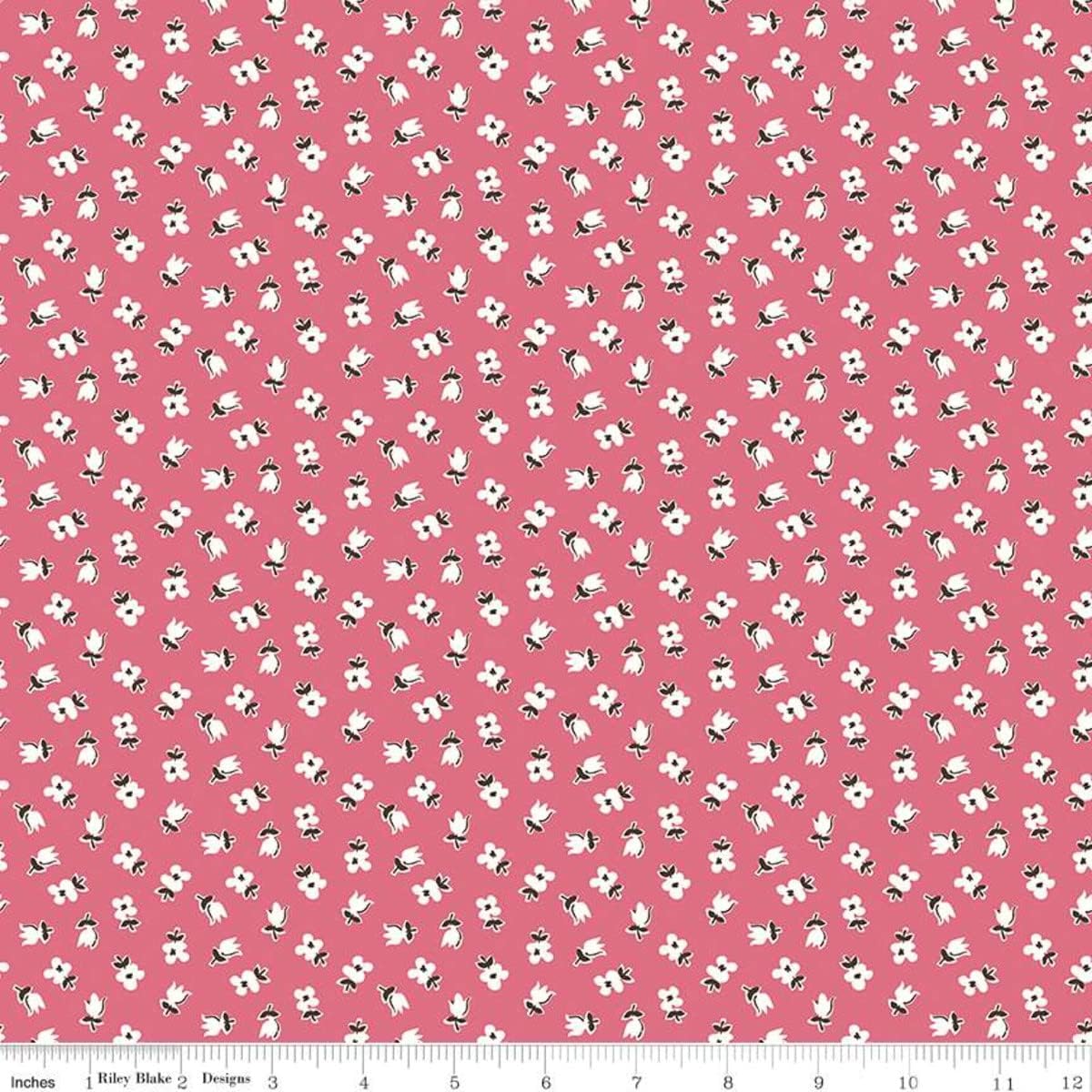 Prairie Fat Quarter Bundle (46 Pieces) by Lori Holt for Riley Blake 18 x 21 inches (45.72 cm x 53.34 cm) Fabric cuts DIY Quilt Fabric