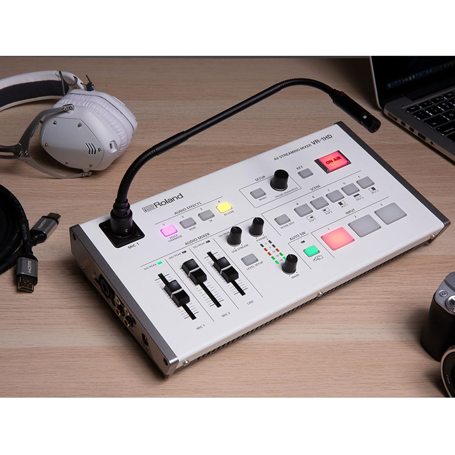 Roland VR-1HD A/V Table de mixage en streaming avec casque Keepdrum
