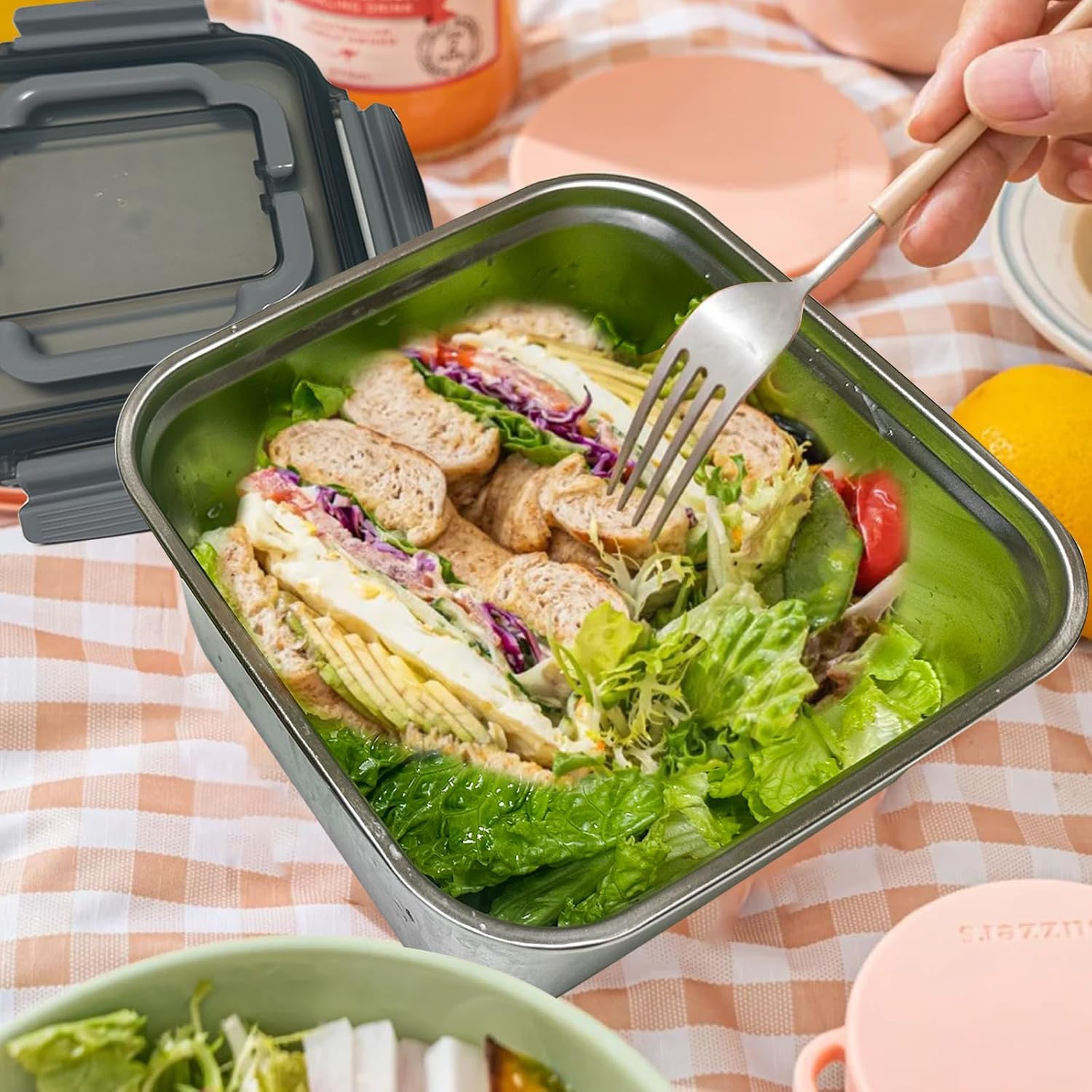 Salad Container for Lunch Stainless Steeel Salad Container 60-oz Salad Bowl with Lid 4-Compartment Bento-Style Tray, 1.5-oz Salad Dressing Container,Dishwasher, Microwave, and Oven Safe (Gray Lid)