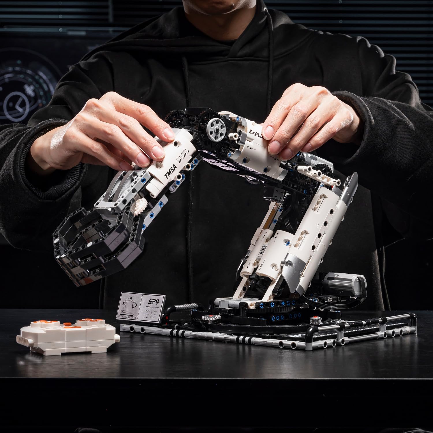 Mechanical Technical Arm Building Blocks Set,Toy Set with Remote Control and 8-Way Control,STEM Educational Toys,Set for Boys and Girls 8-14,Technic Robotic Arm Set for Adult(784Pcs)