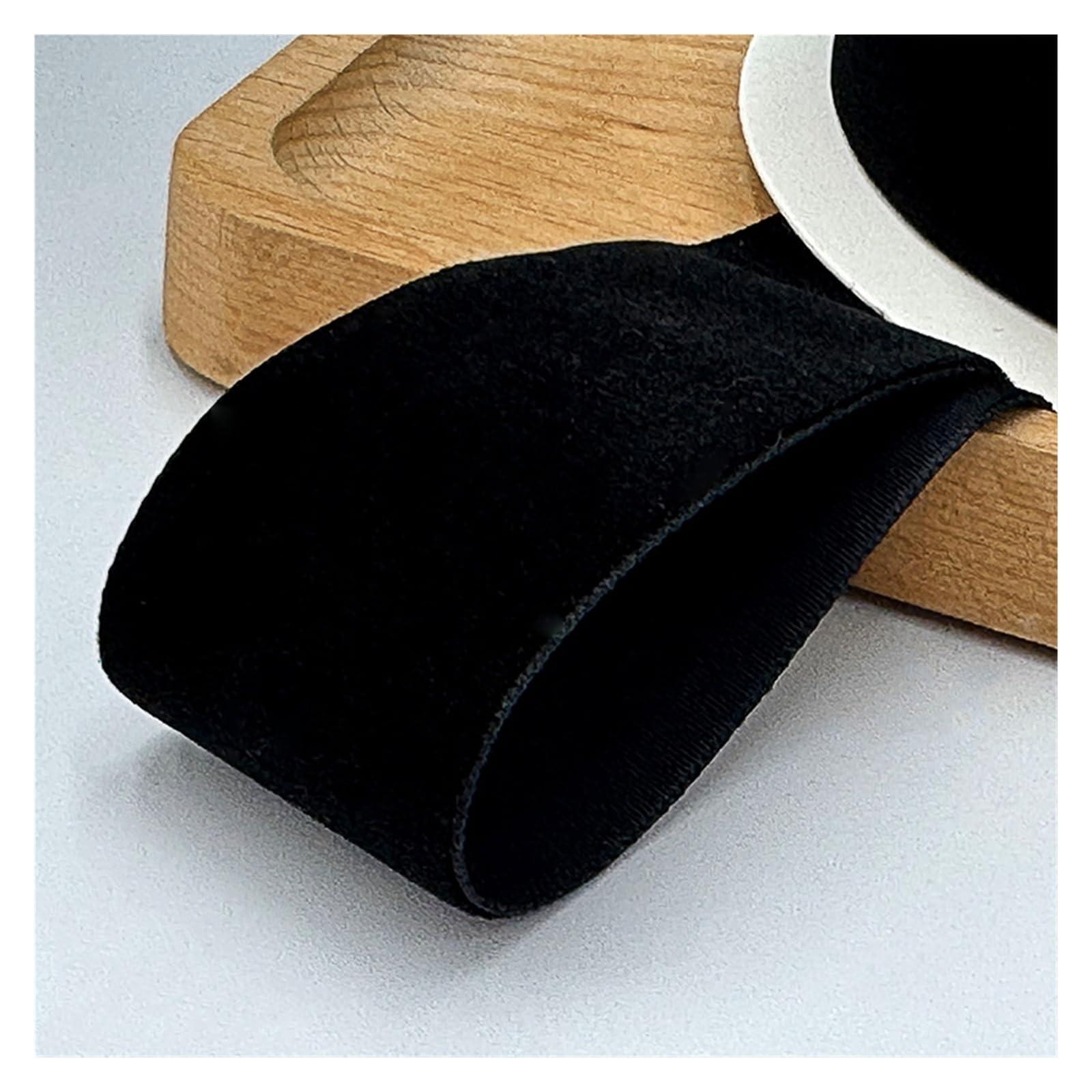 45,7 M Langes, Einseitiges Beflockungsband Aus Samt Für Haushalt Wohnen | Samtband, Kleidungszubehör, DIY Schleife, Haarschmuck(Black)