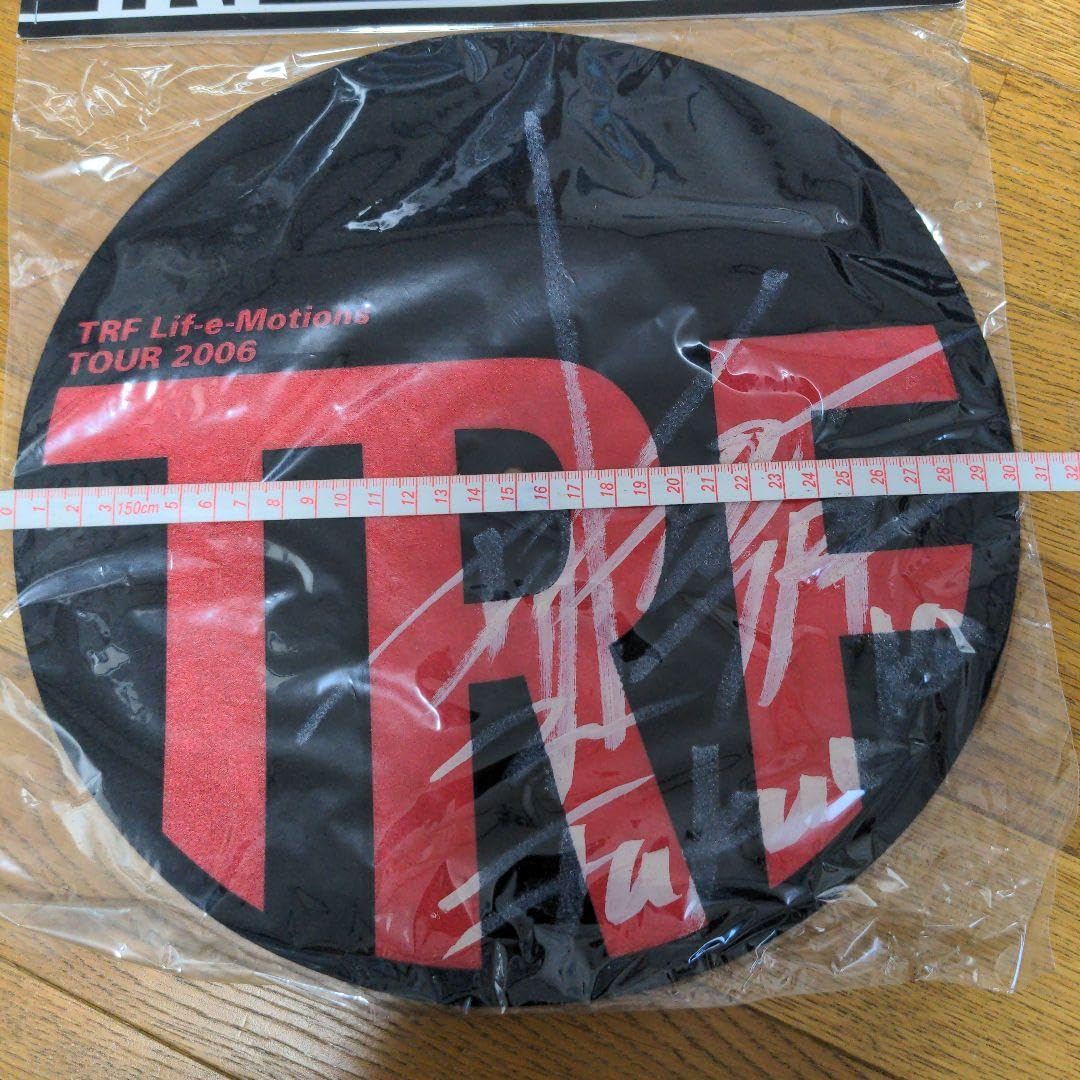 Amazon.co.jp: TRF DJ KOO 直筆サイン入りスリップマット : おもちゃ