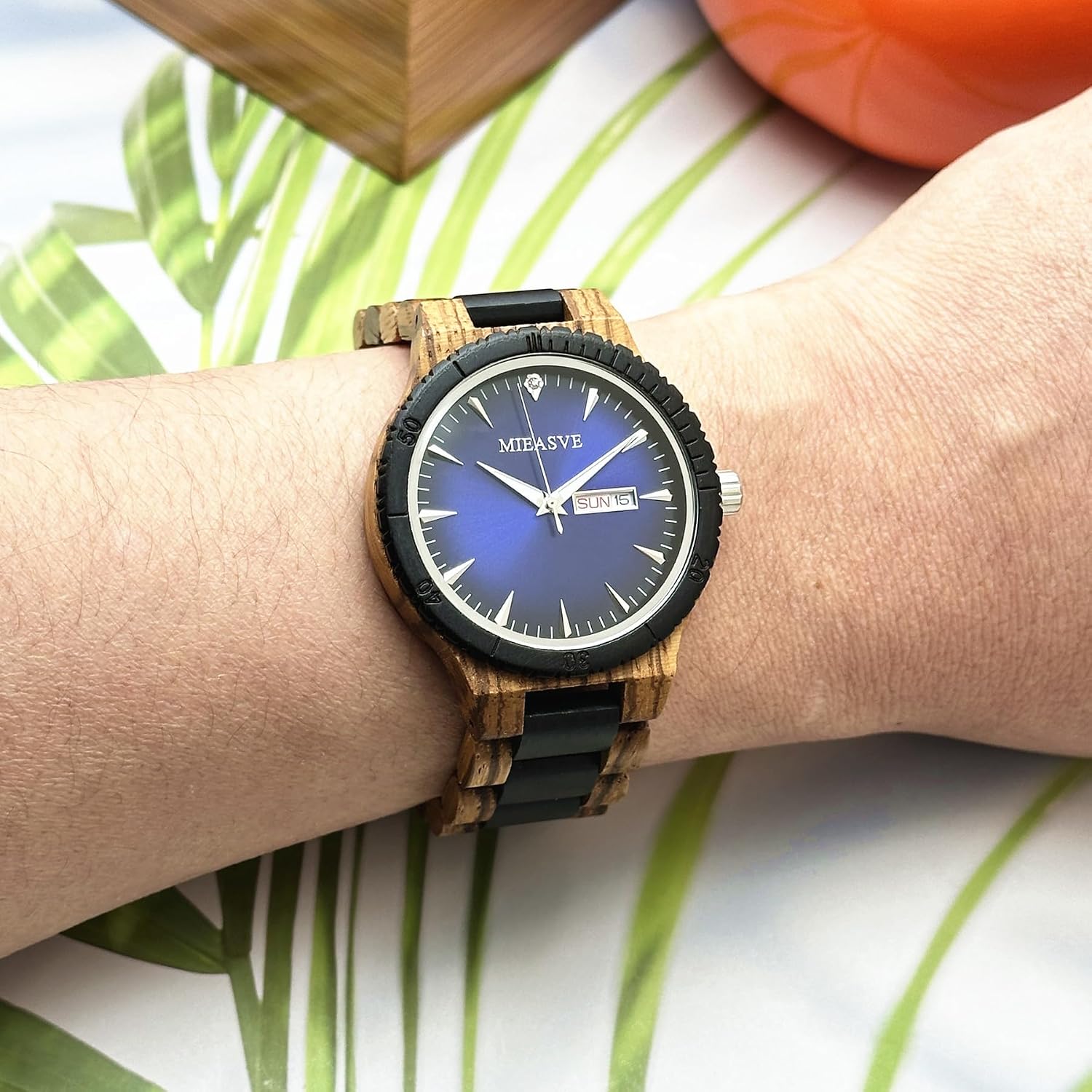 Men's Wood Watches Quartz Wooden Watch Japanese Movement Calendar Display Diameter 42 MM (Blue Dial)