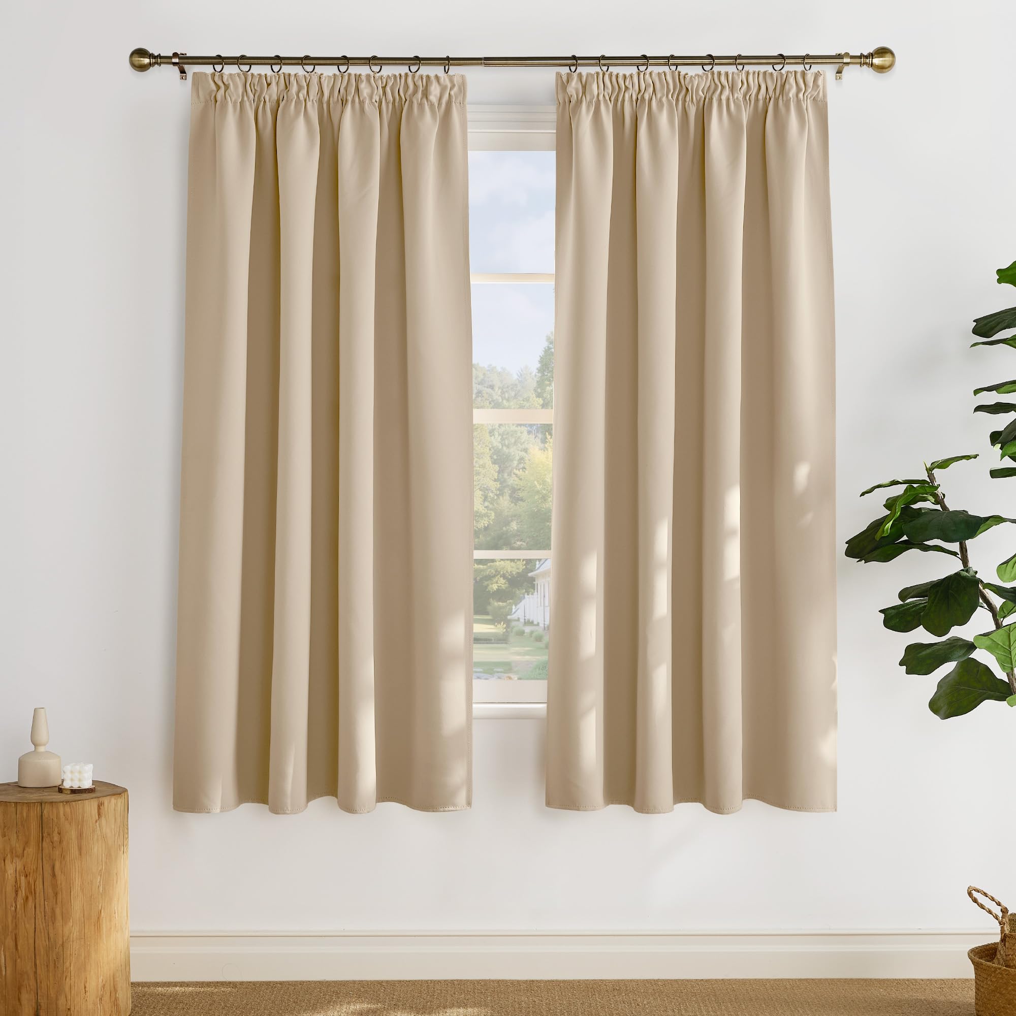 Rideau de salon décoration maison jaune beige pour une ambiance cocooning